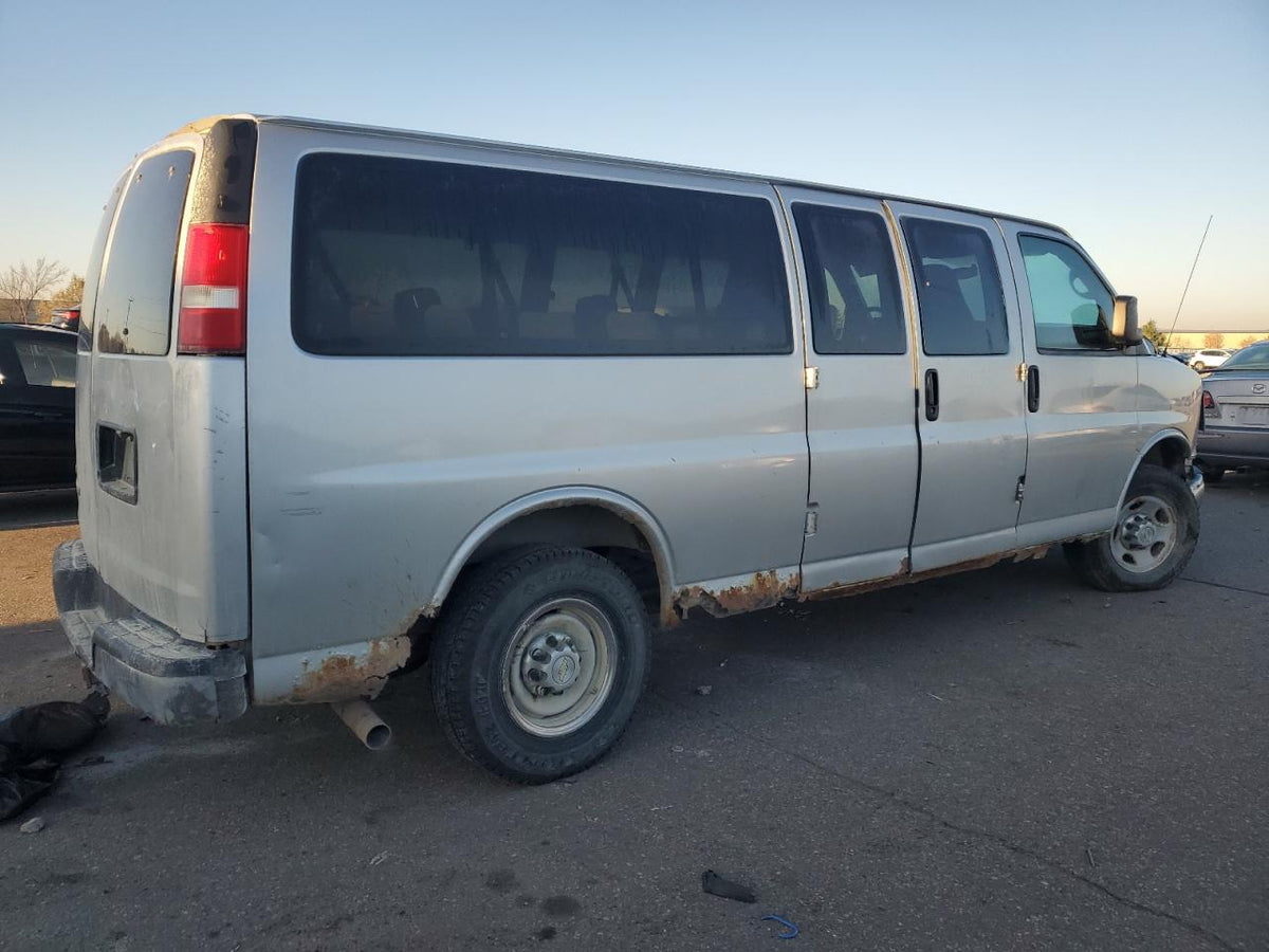 2010 CHEVROLET EXPRESS G3500 LS