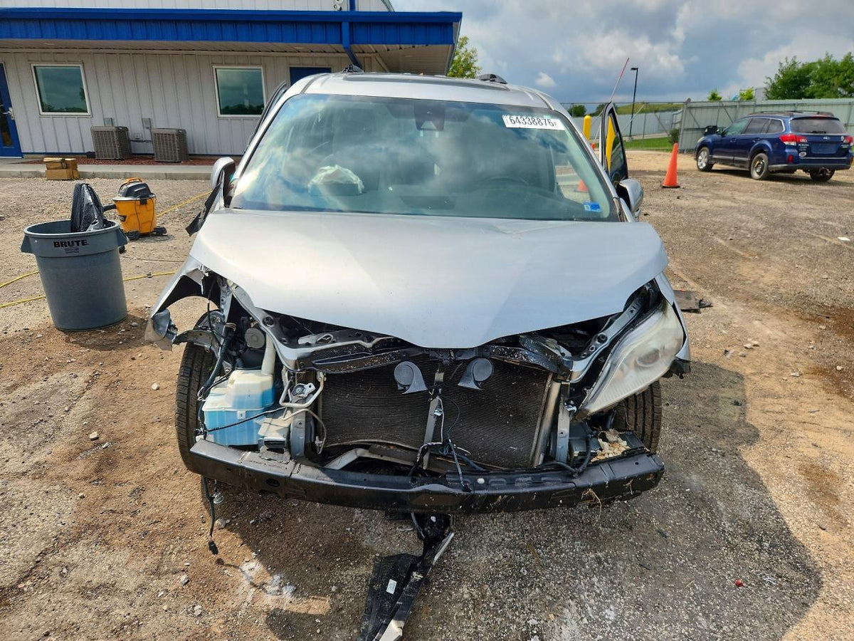 2020 TOYOTA SIENNA XLE 8-PASSENGER