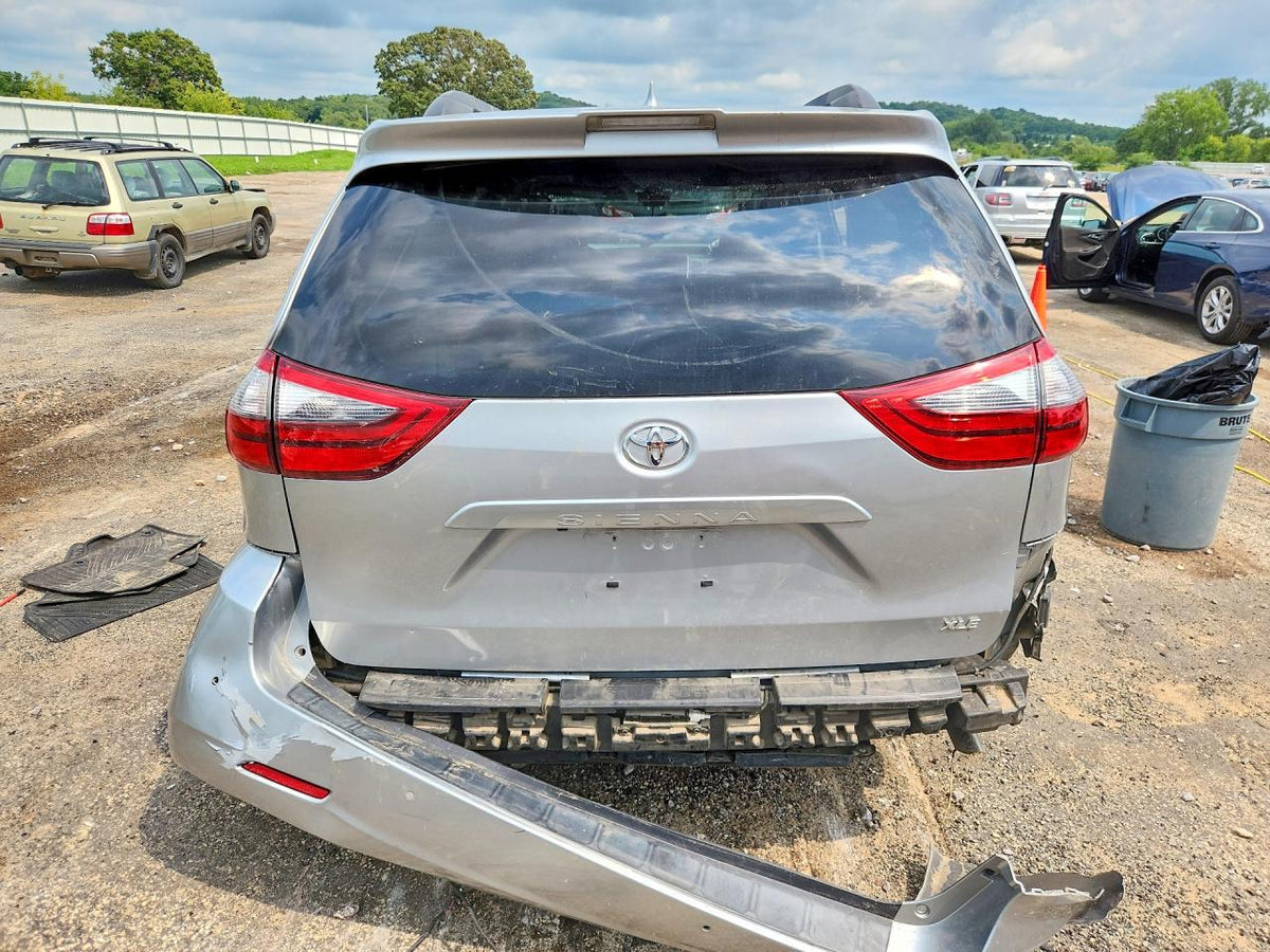 2020 TOYOTA SIENNA XLE 8-PASSENGER