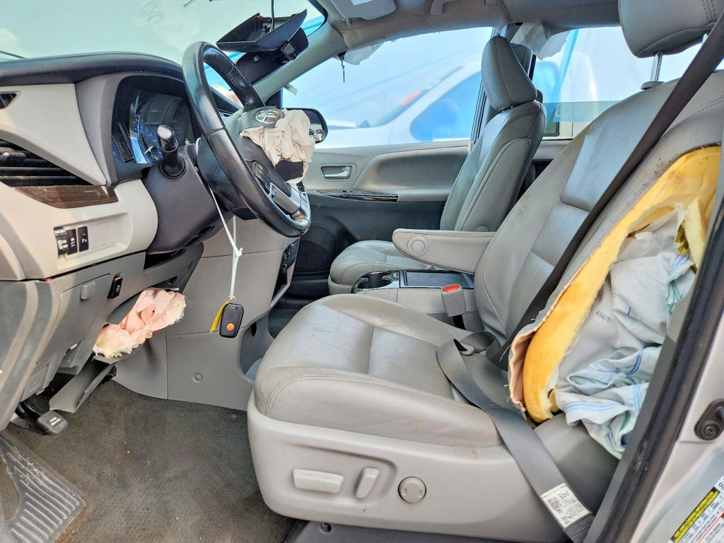 2020 TOYOTA SIENNA XLE 8-PASSENGER