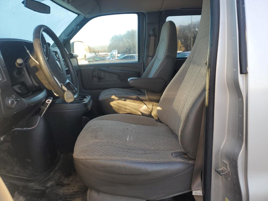 2010 CHEVROLET EXPRESS G3500 LS