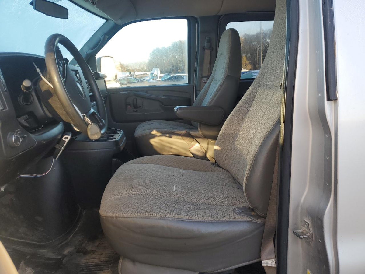 2010 CHEVROLET EXPRESS G3500 LS