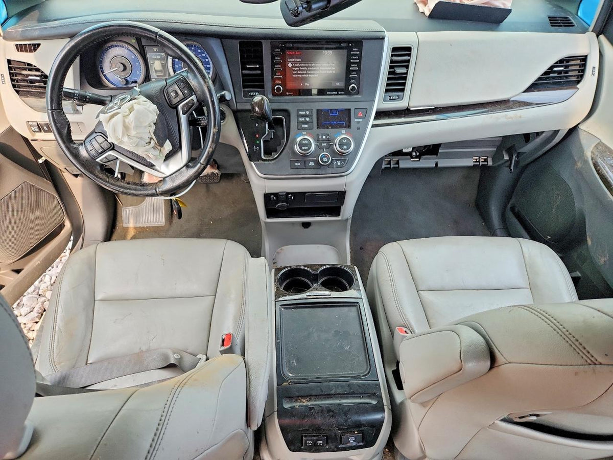 2020 TOYOTA SIENNA XLE 8-PASSENGER
