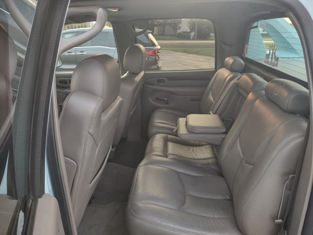 2004 CADILLAC ESCALADE EXT
