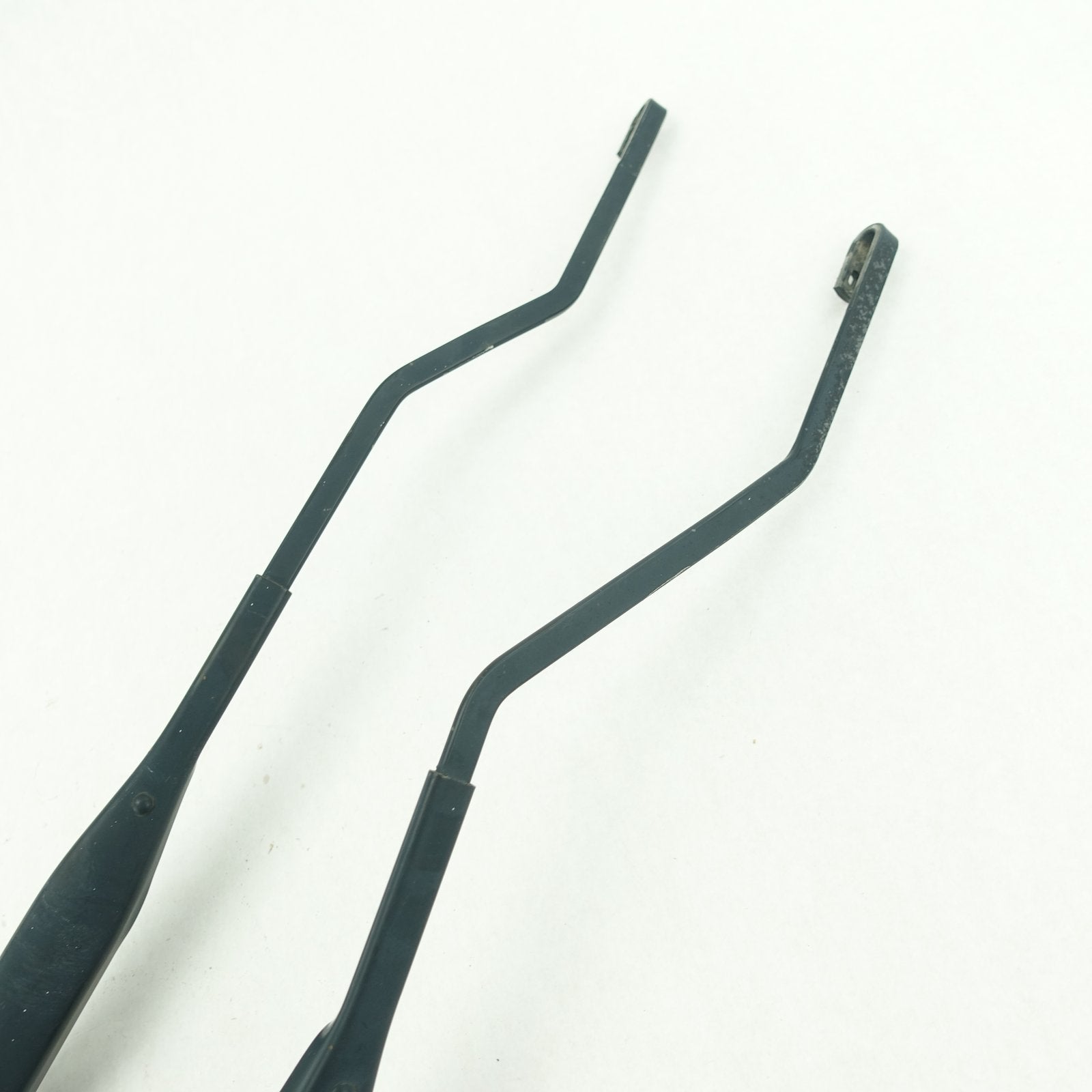 2013 2014 2015 2016 2017 2018 Ram 1500 2500 3500 Windshield Wiper Arm Pair Set