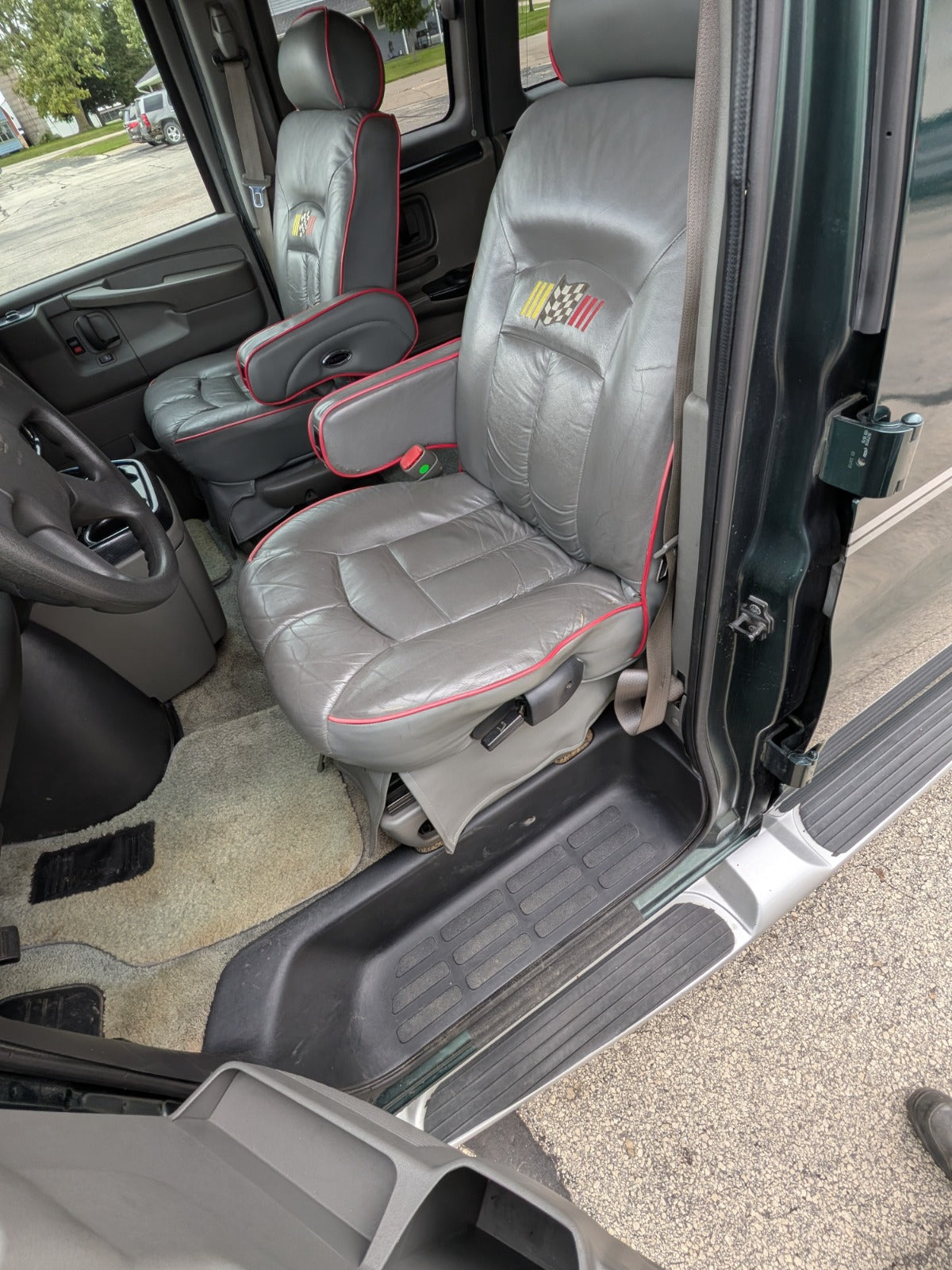 2003 CHEVROLET EXPRESS WALDOCH