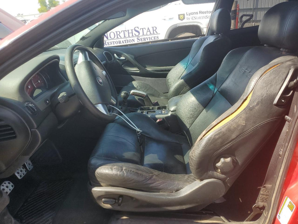 2004 PONTIAC GTO