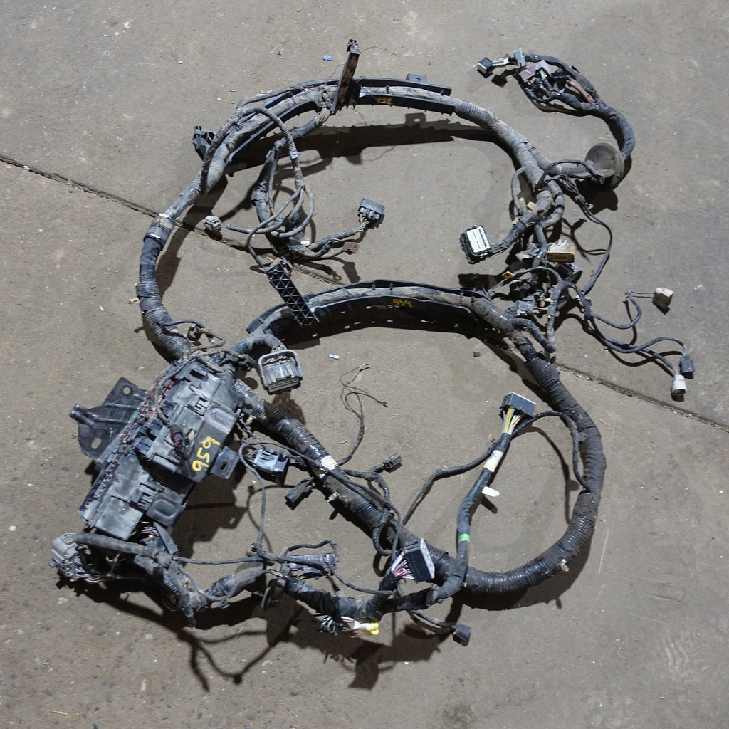 Damage 2013 2014 Ford F250 F350 6.7L Engine Fuse Box Bay Wire Harness Loom
