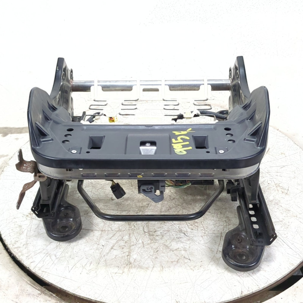 2015 2016 2017 2018 Ford Focus ST Front Right Passenger Seat Base Track Manual