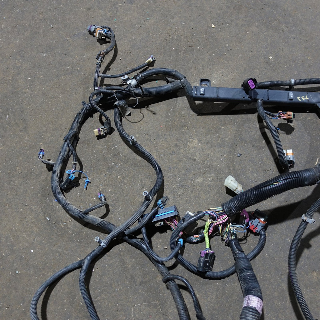 2004 Silverado Sierra 2500 3500 Engine Wiring Harness Main Loom 8.1L