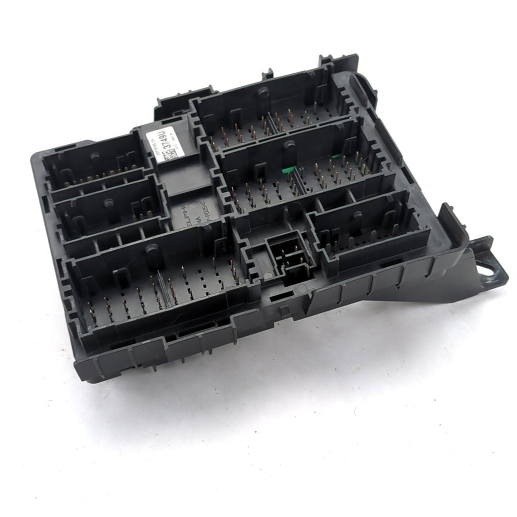 2014 2015 2016 2017 Silverado Sierra Lower Dash Firewall Junction Block Fuse Box