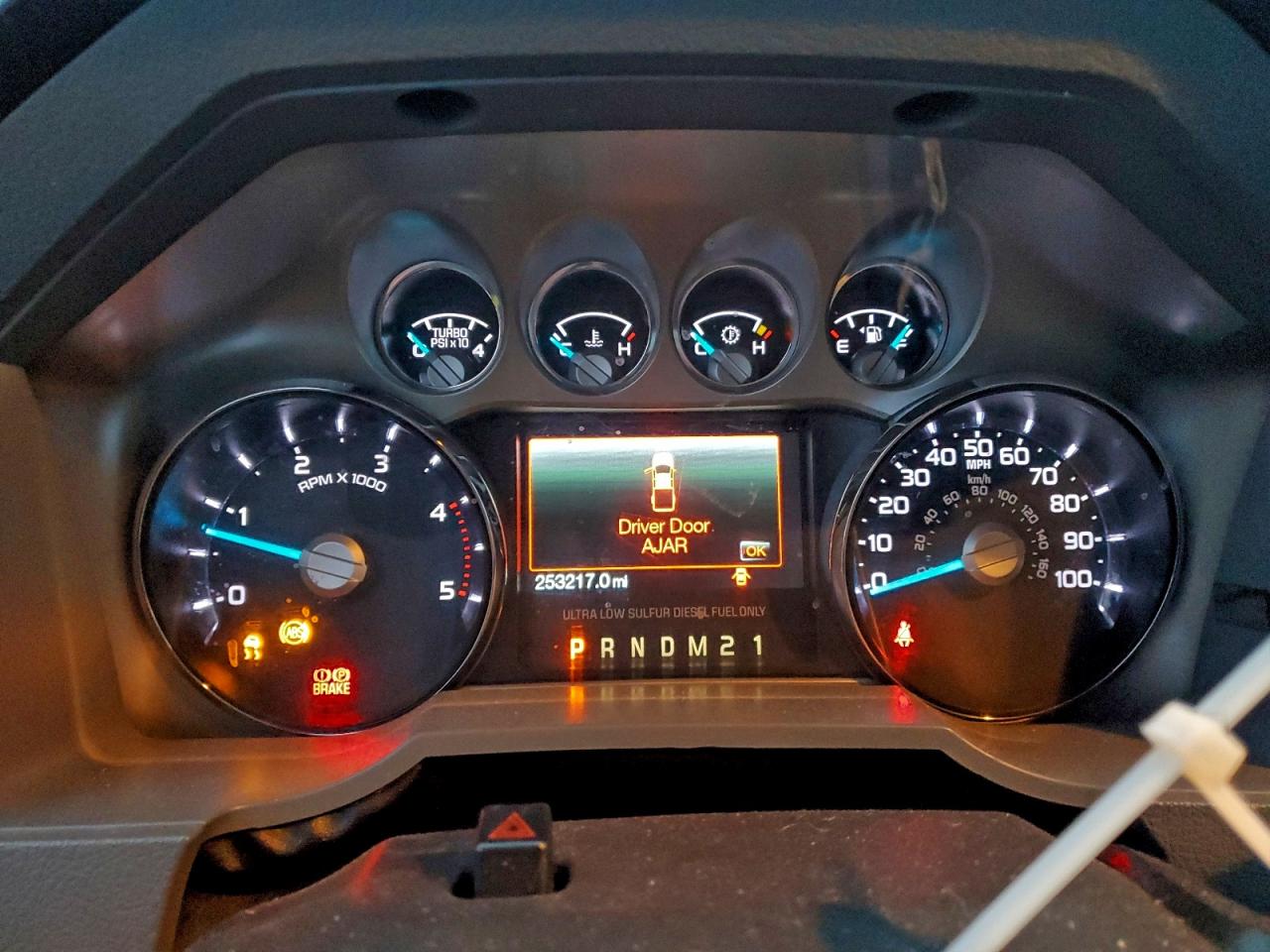2013 FORD F350 SUPER DUTY FLATBED TRUCK