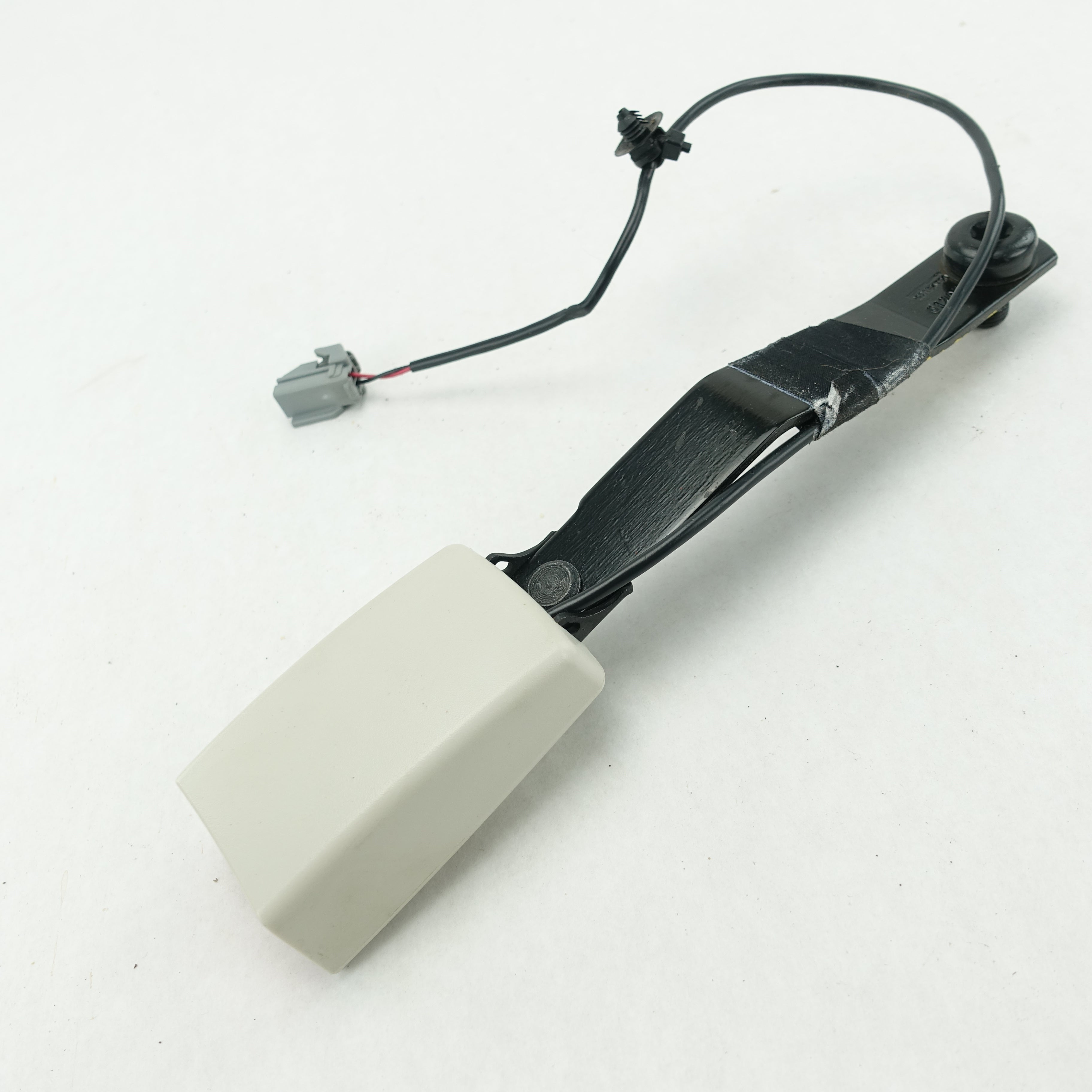 2011 2012 2013 2014 2015 Dodge Journey Driver Left Front Seat Belt Buckle White