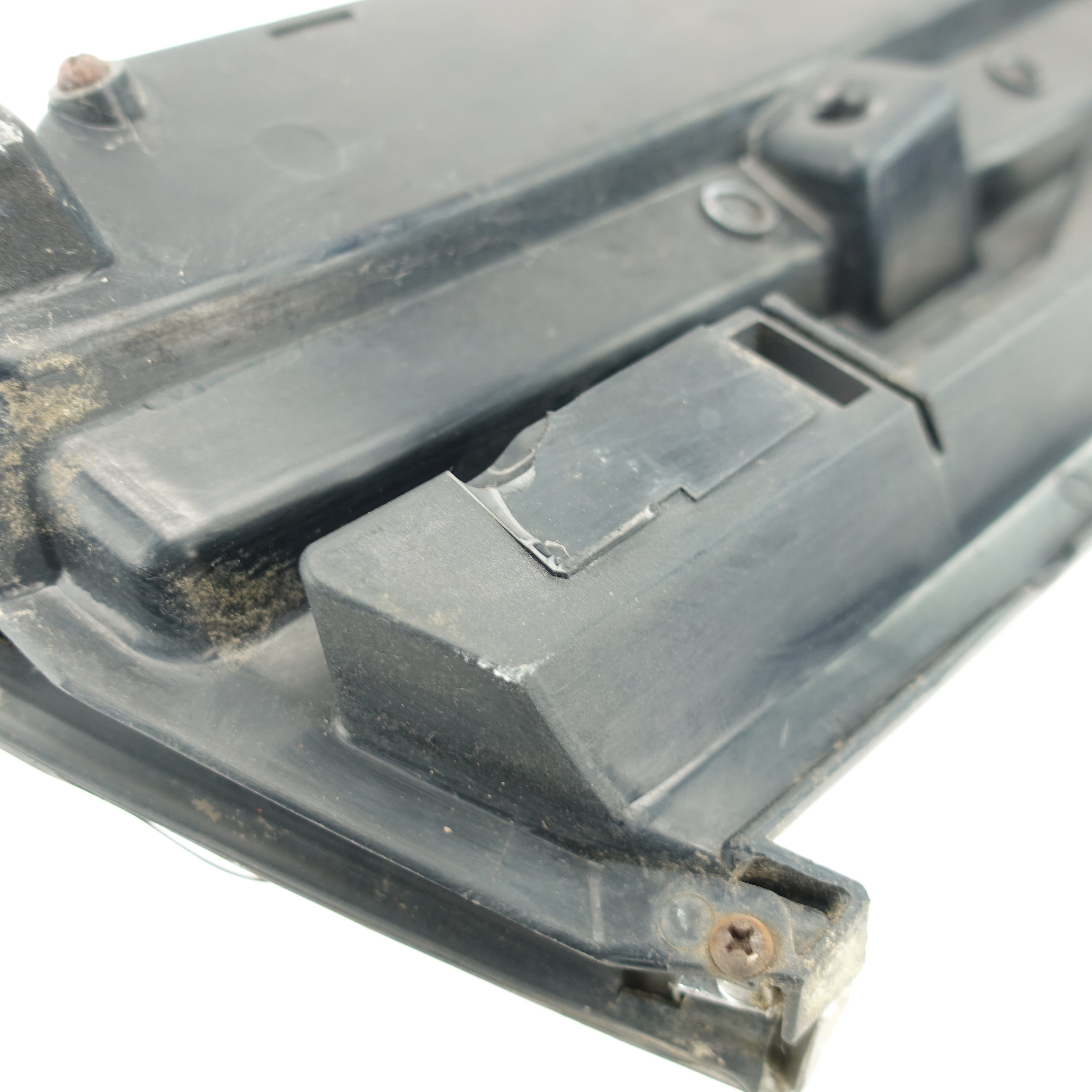 Damage 2008 2009 2010 Saturn Vue Upper Hood Grille Grill