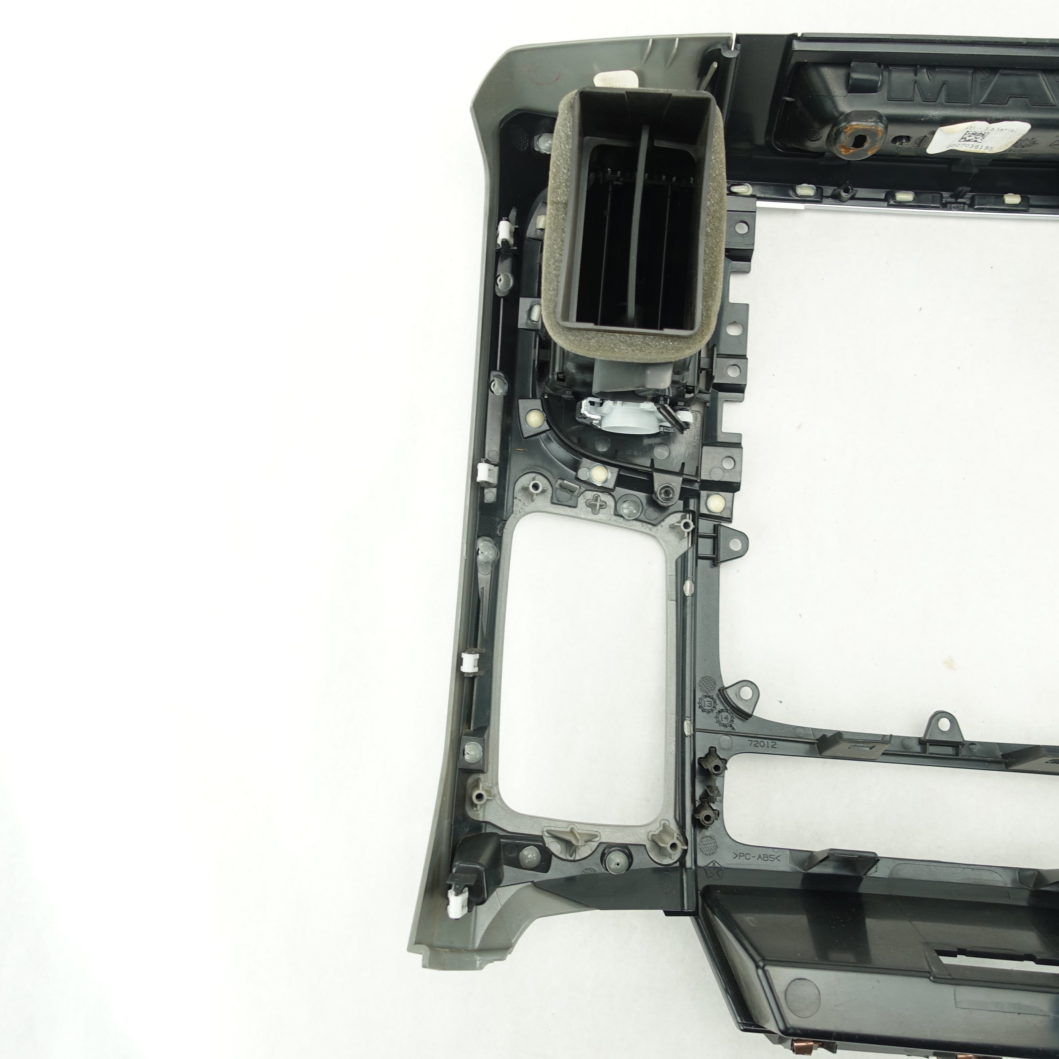 2013 2014 2015 2016 Ram 1500 2500 3500 Radio Center Dash Trim Bezel Air Vent