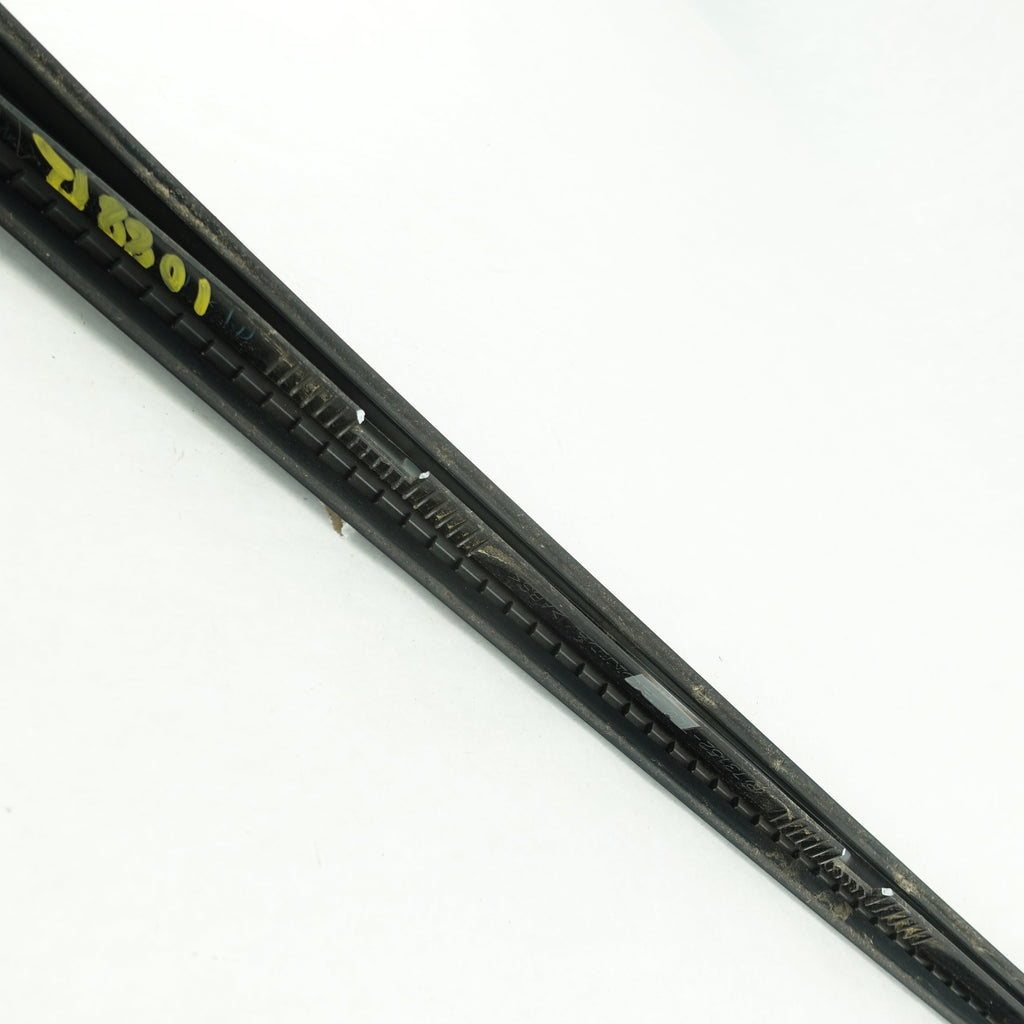 Damage 2009 2010 2011 2012 13 Acura TSX Passenger Front Windshield Trim Molding
