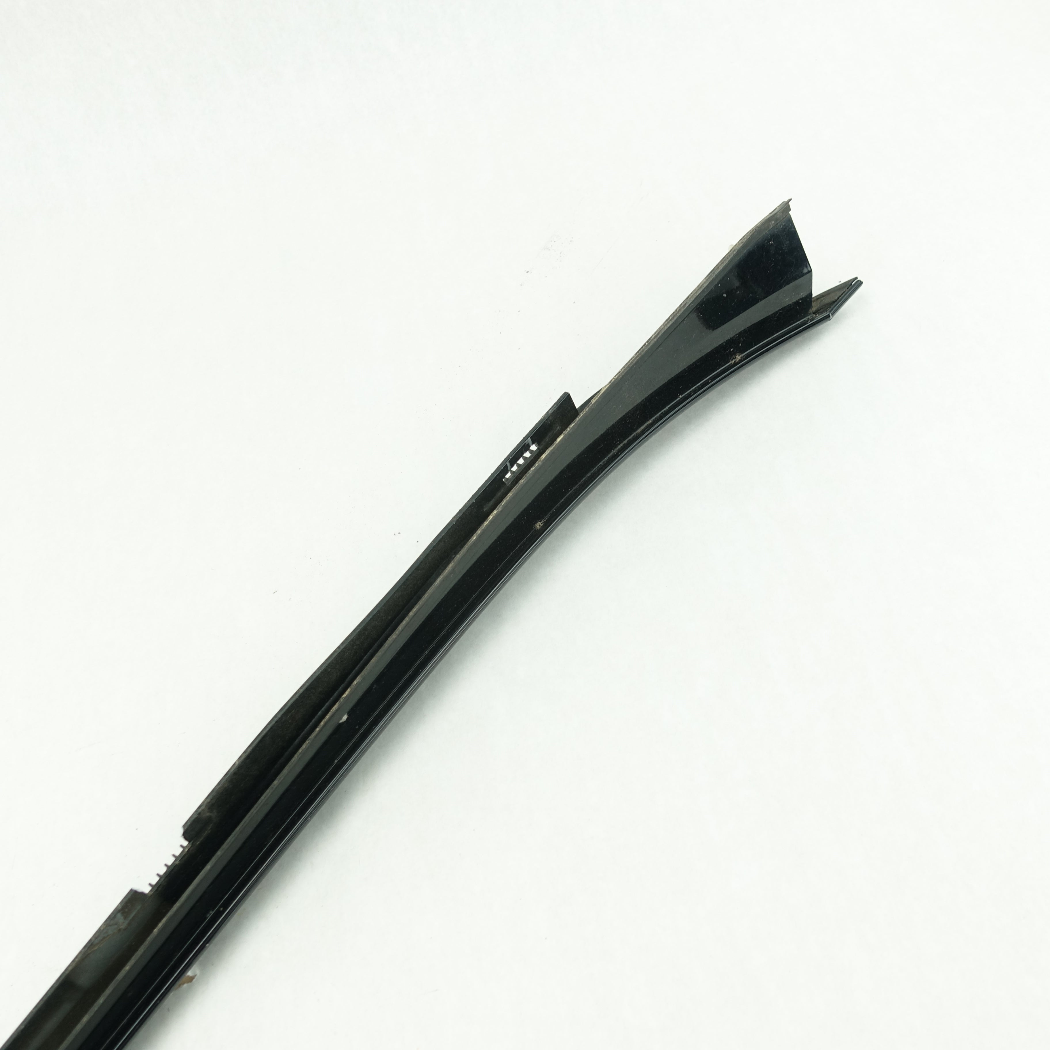 Damage 2009 2010 2011 2012 13 Acura TSX Passenger Front Windshield Trim Molding