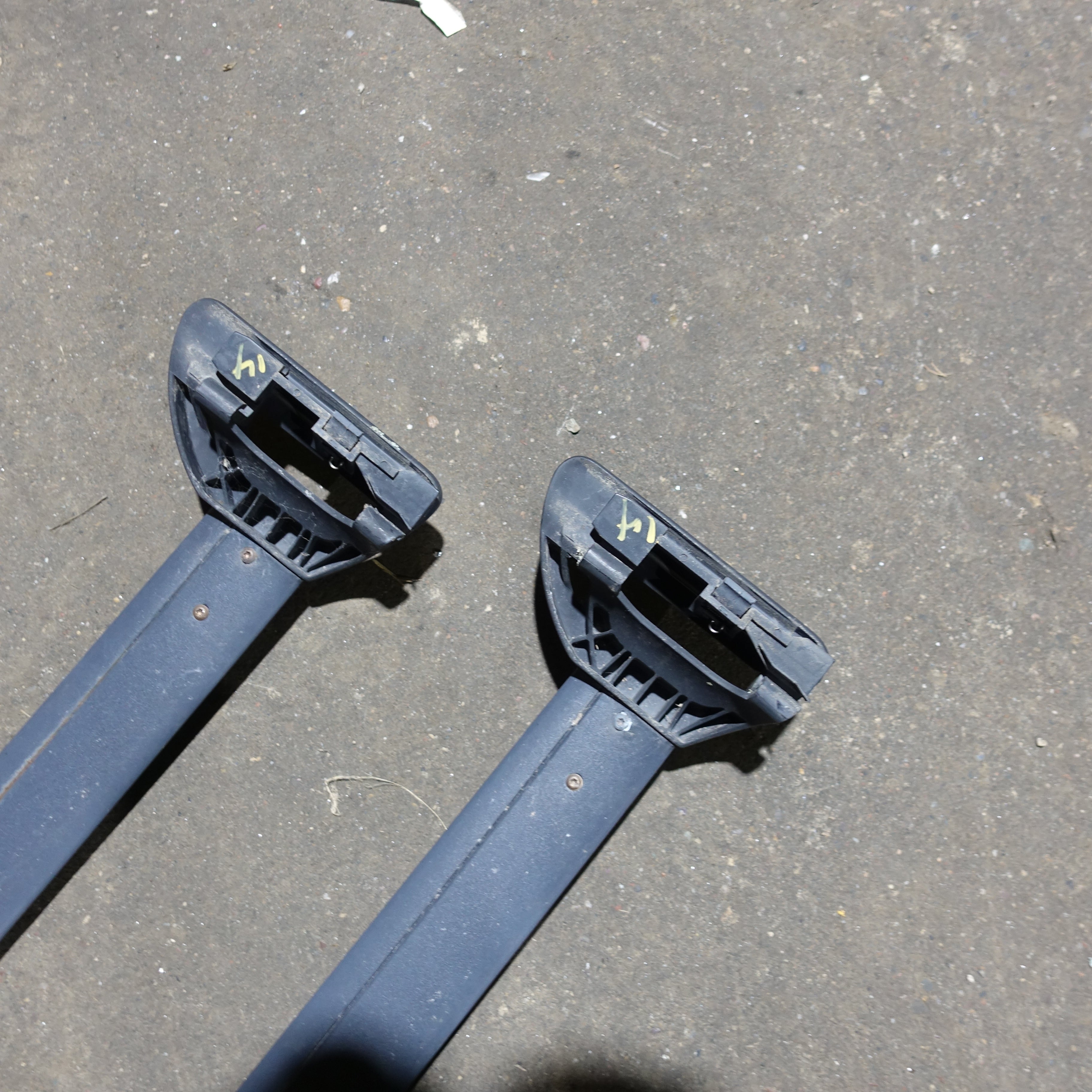 2000 2001 2002 2003 2004 2005 2006 2007 Chevy Suburban Tahoe Roof Rack Cross Bar