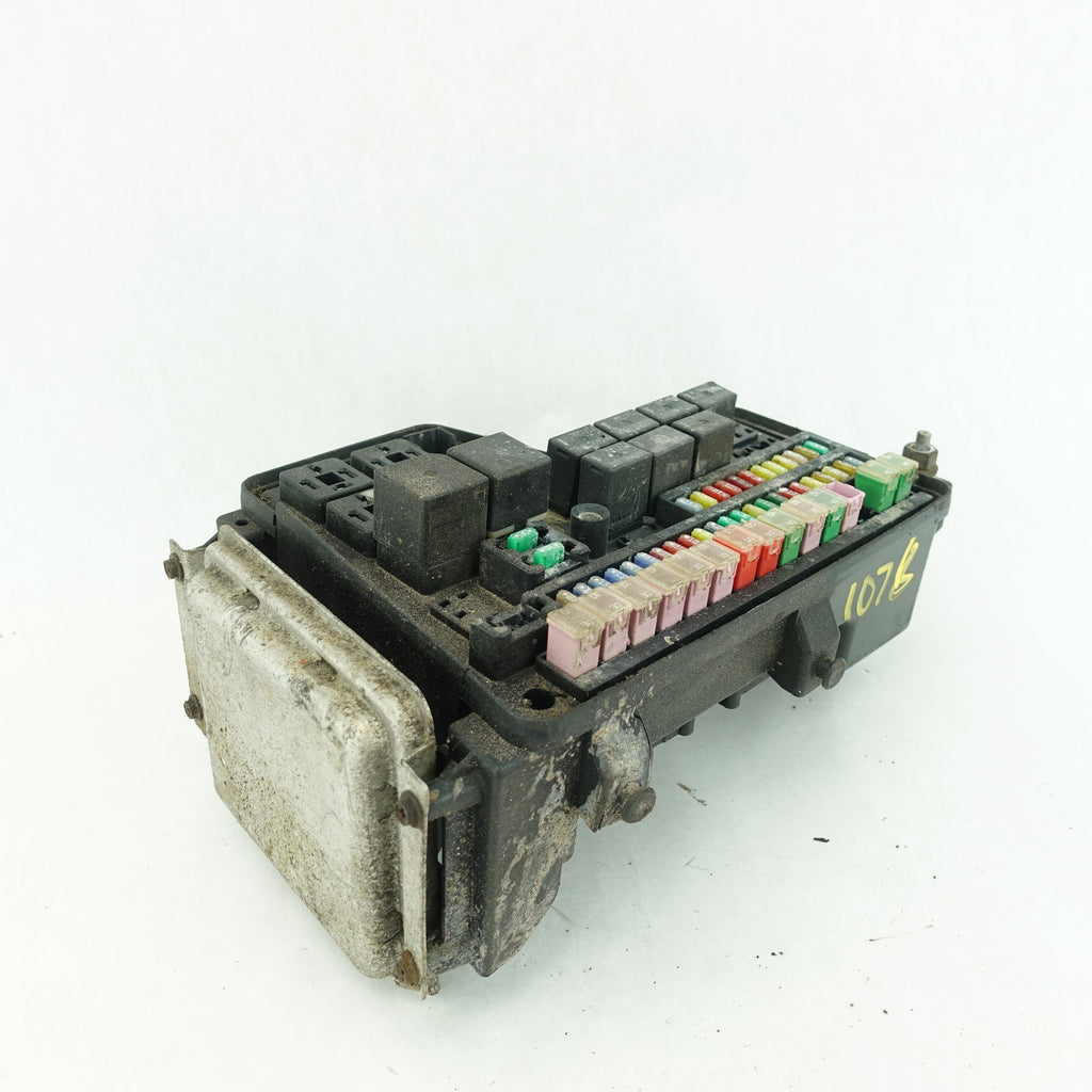 Damage 2003 Dodge Ram 2500 3500 5.9L Engine Fuse Junction Box