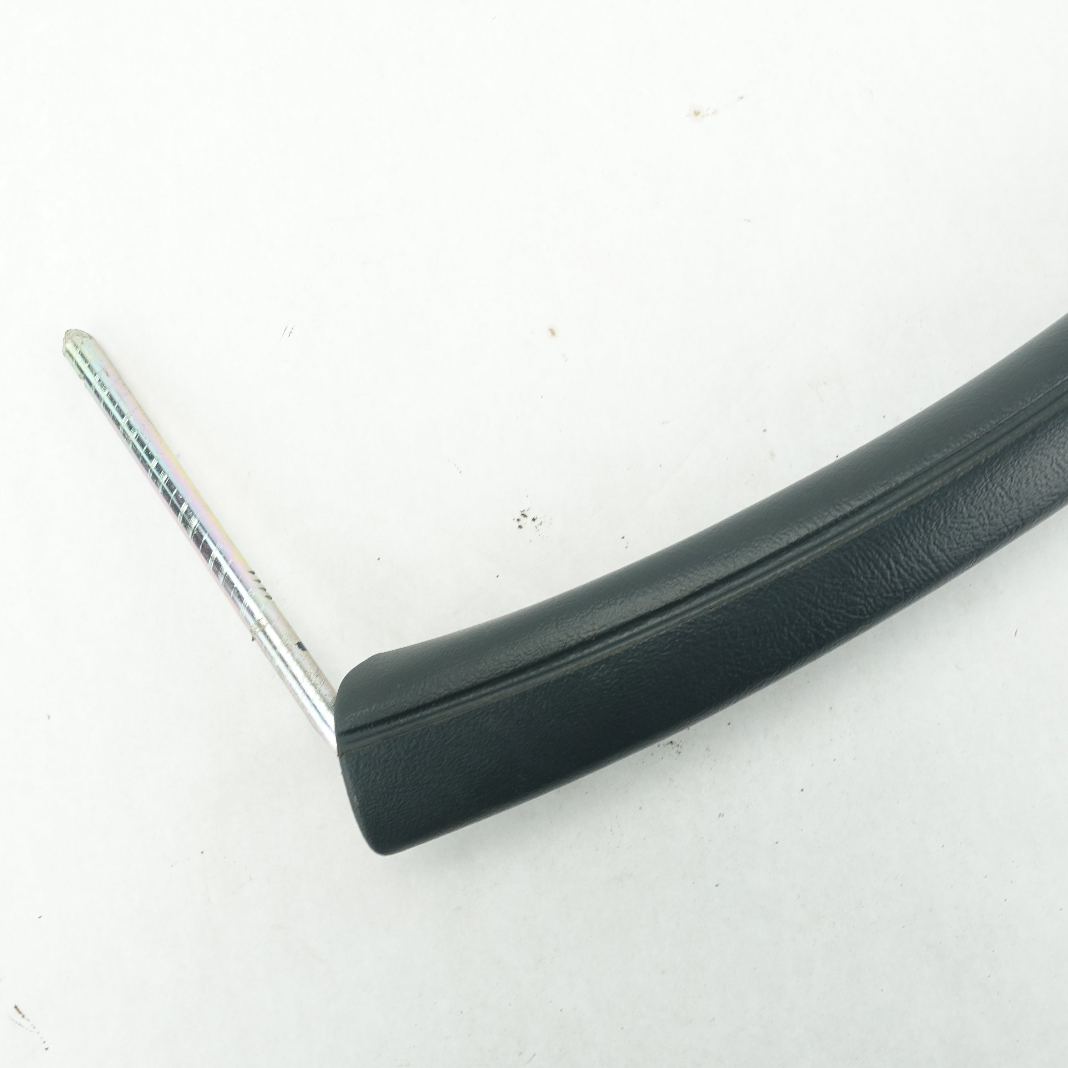 2000 2001 2002 Silverado Sierra Passenger Right Dash Grab Bar Pull