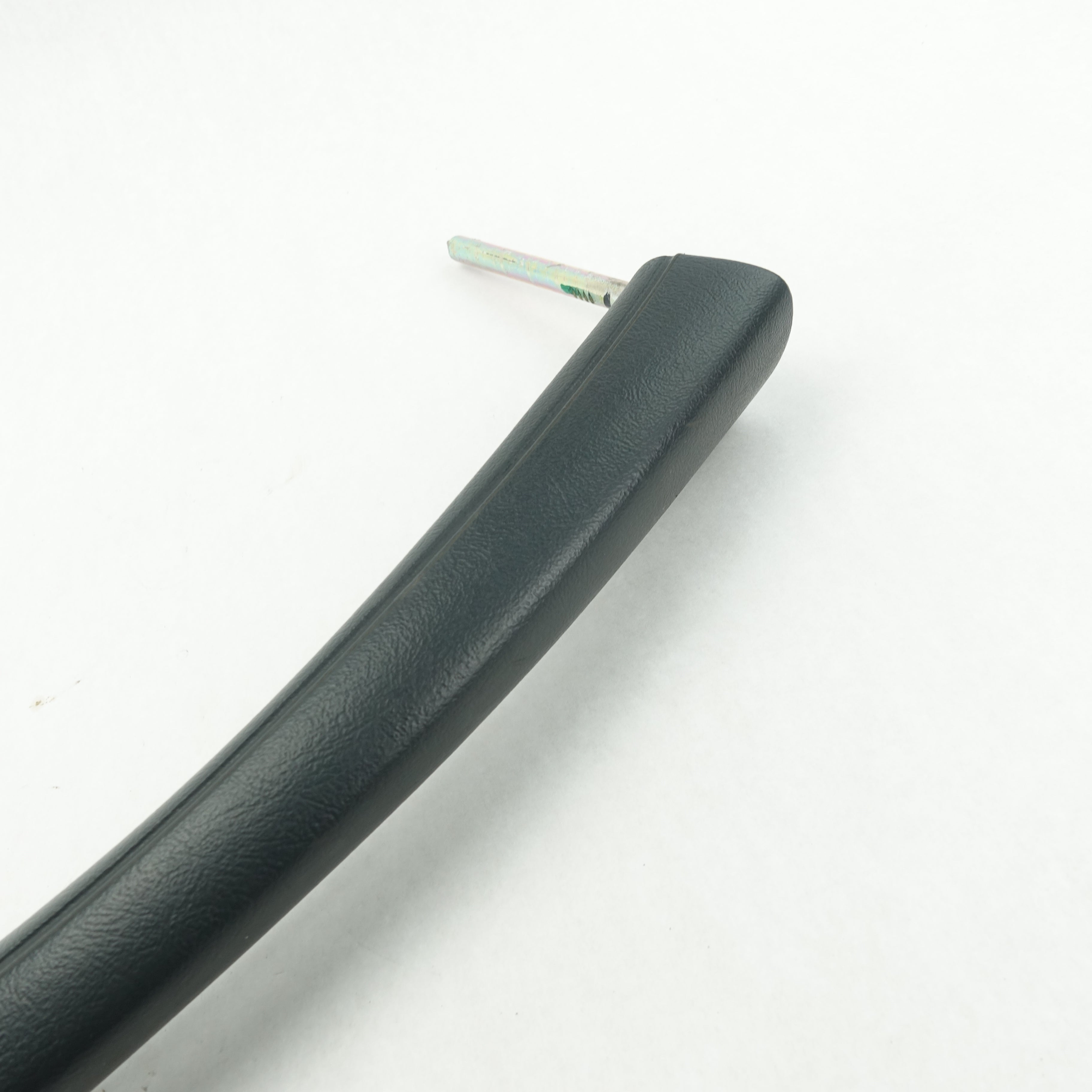 2000 2001 2002 Silverado Sierra Passenger Right Dash Grab Bar Pull