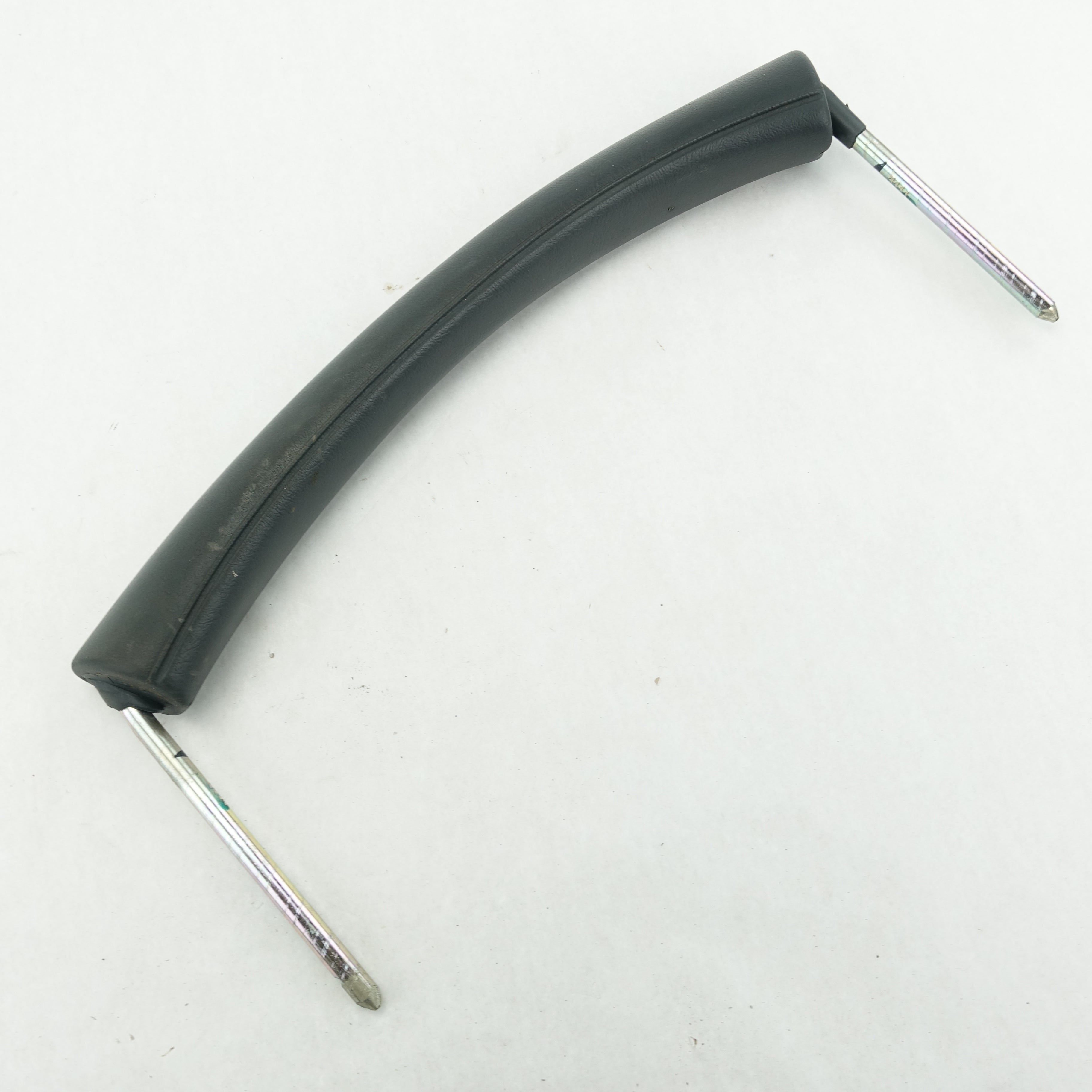 2000 2001 2002 Silverado Sierra Passenger Right Dash Grab Bar Pull