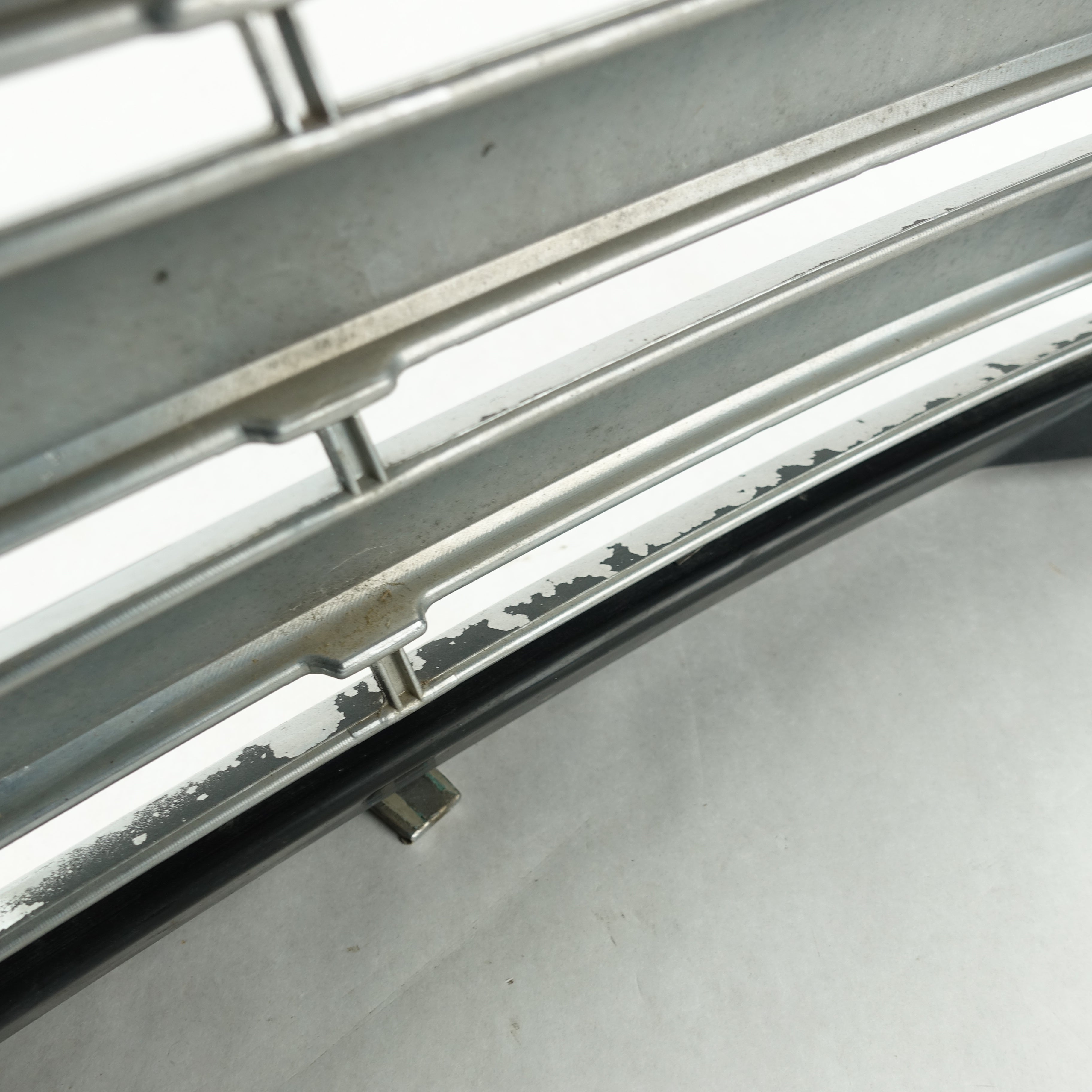 Damage 2006 2007 2008 2009 2010 2011 Chevy HHR Grille Grill