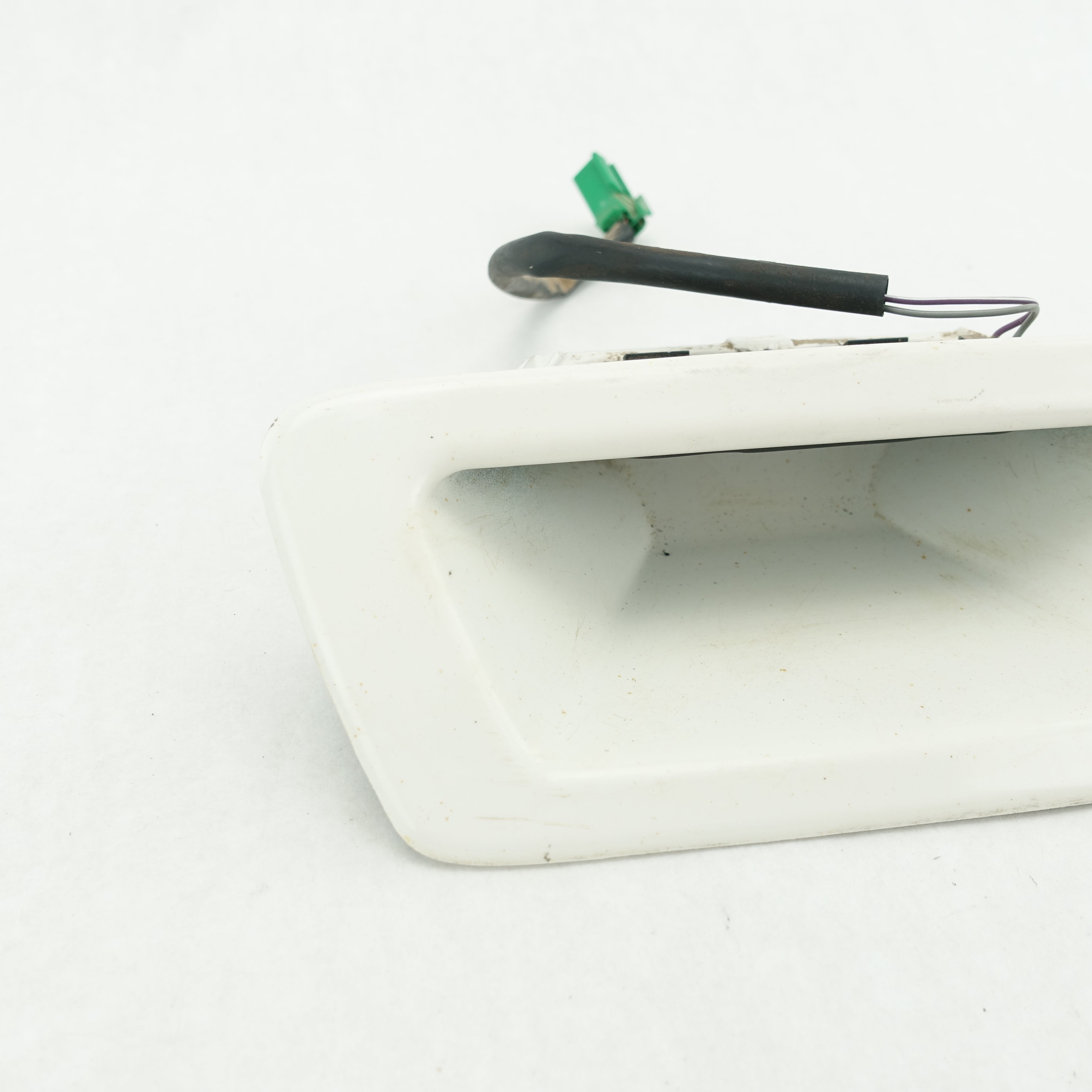 2007 2008 2009 10 Saturn Outlook Rear Tailgate Liftgate Gate Hatch Button Handle