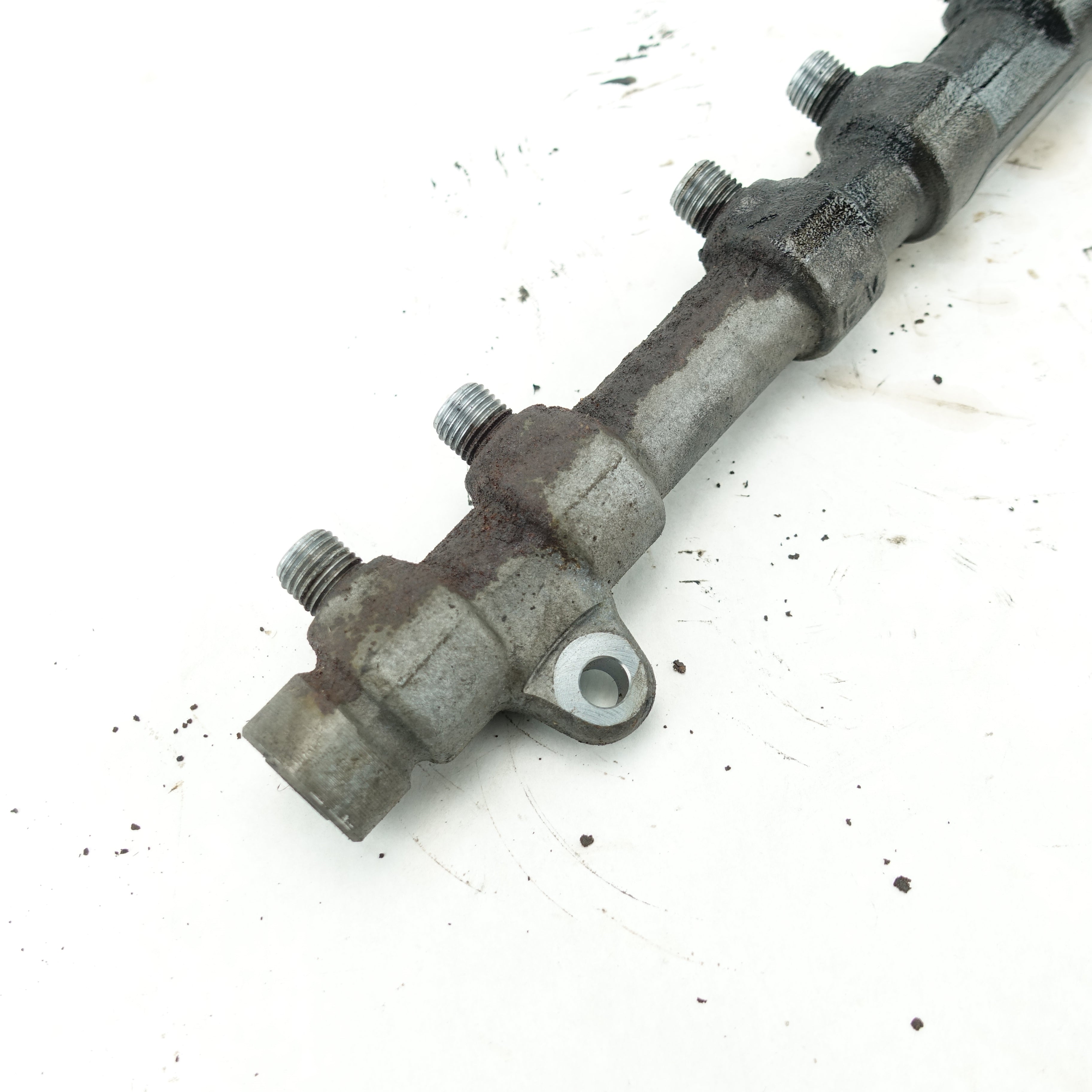 2011 2012 2013 2014 Ford Powerstroke F250 F350 6.7L Passenger Right Fuel Rail