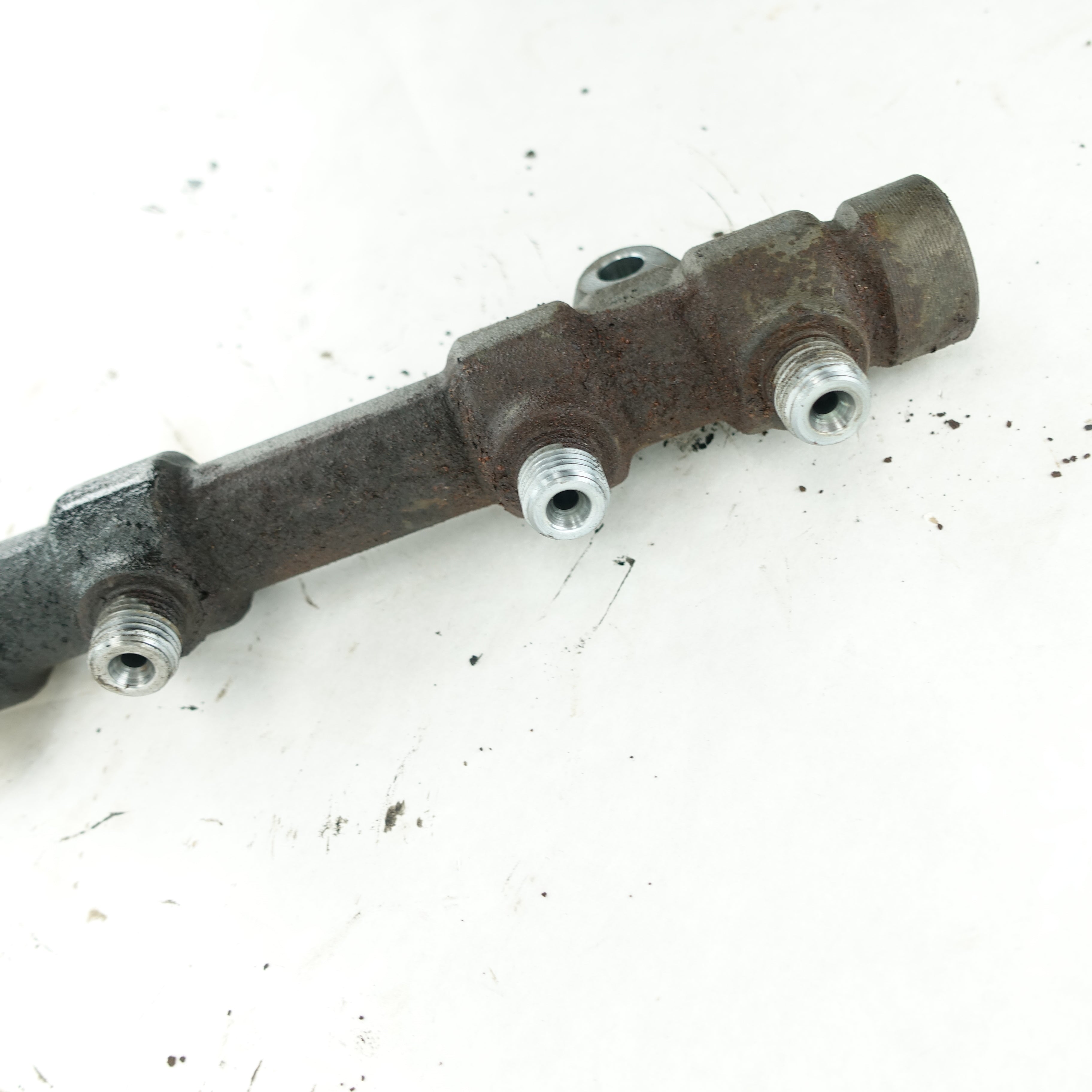 2011 2012 2013 2014 Ford Powerstroke F250 F350 6.7L Passenger Right Fuel Rail