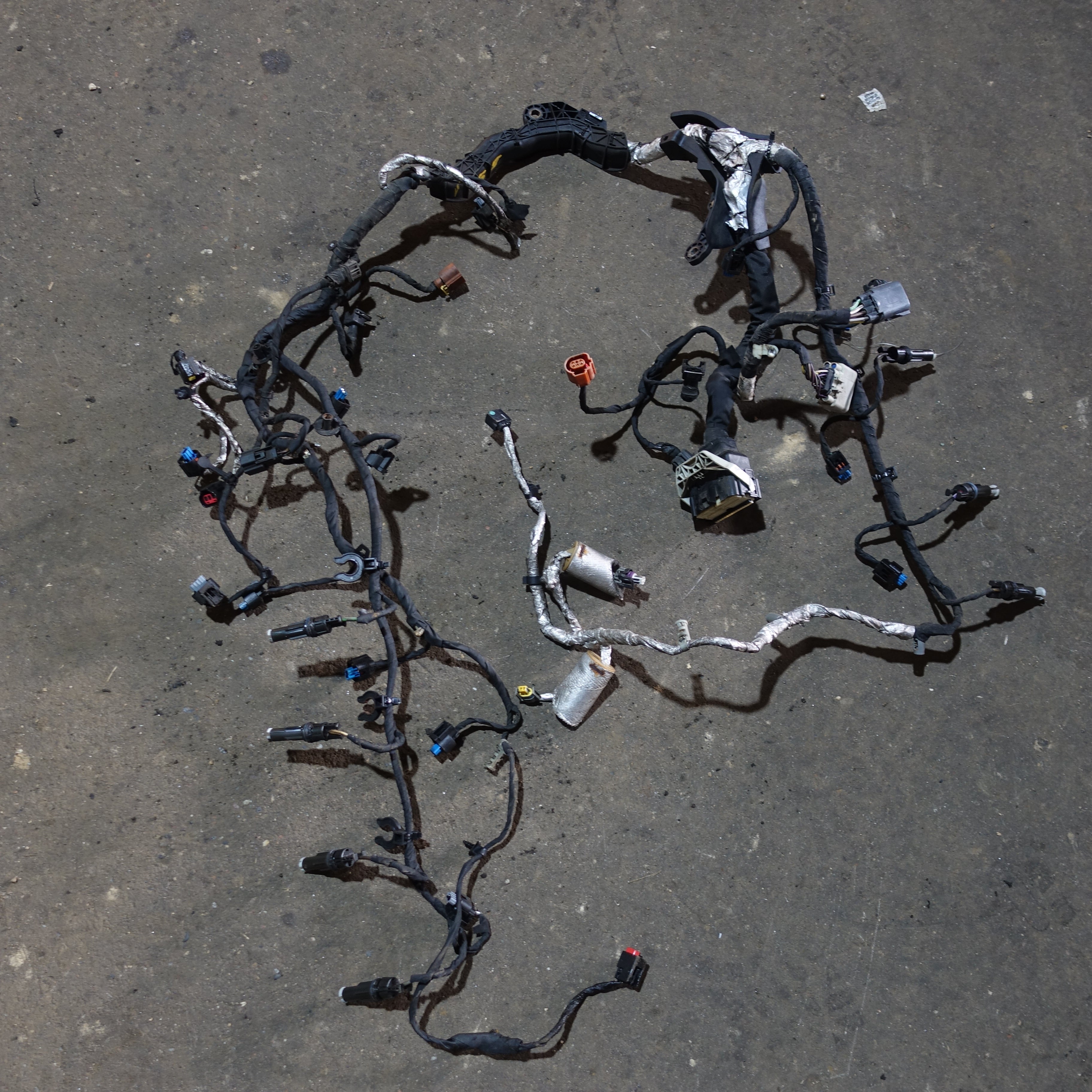 Damage 2011 2012 Ford F250 F350 F450 F550 6.7L Diesel Engine Wire Harness Loom