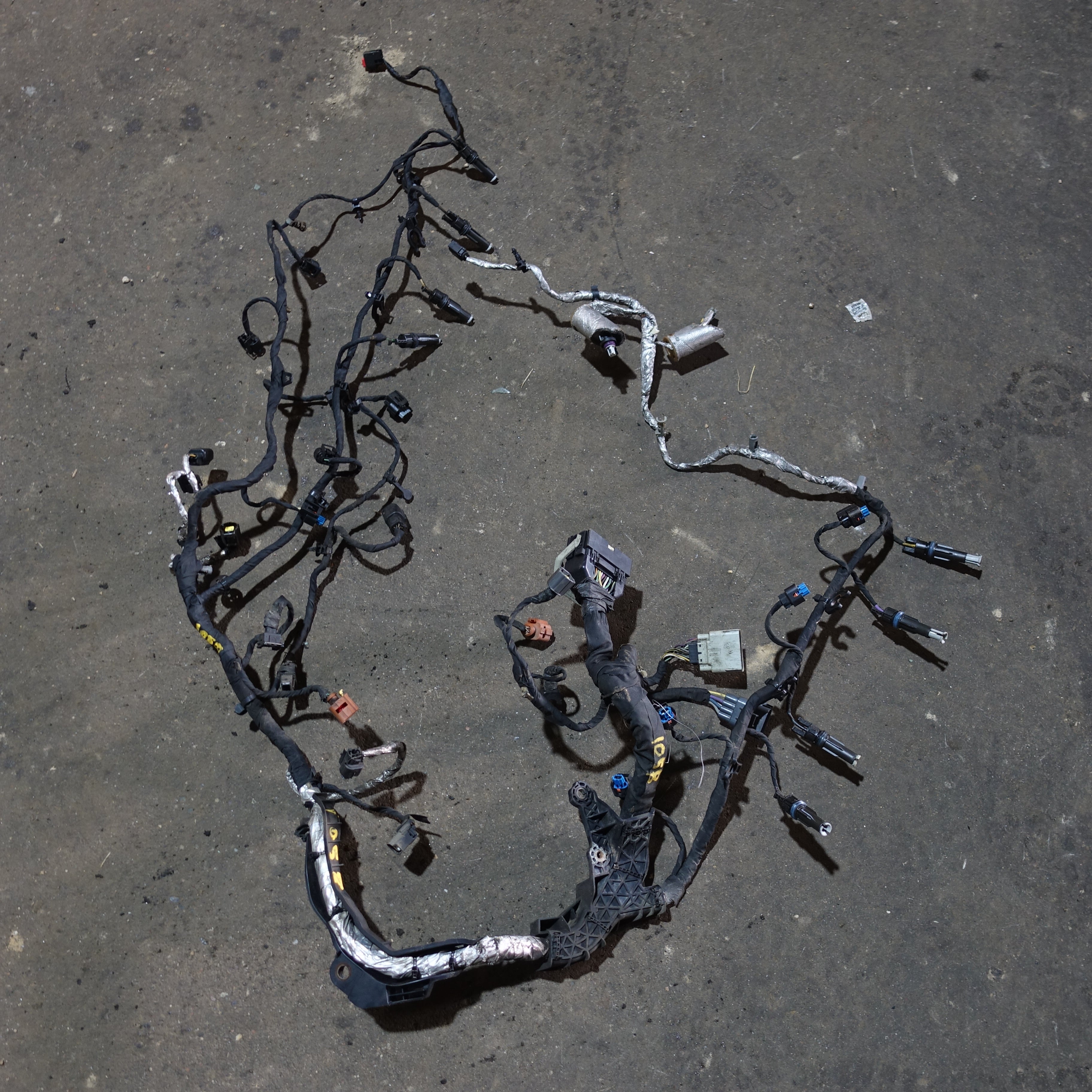 Damage 2011 2012 Ford F250 F350 F450 F550 6.7L Diesel Engine Wire Harness Loom