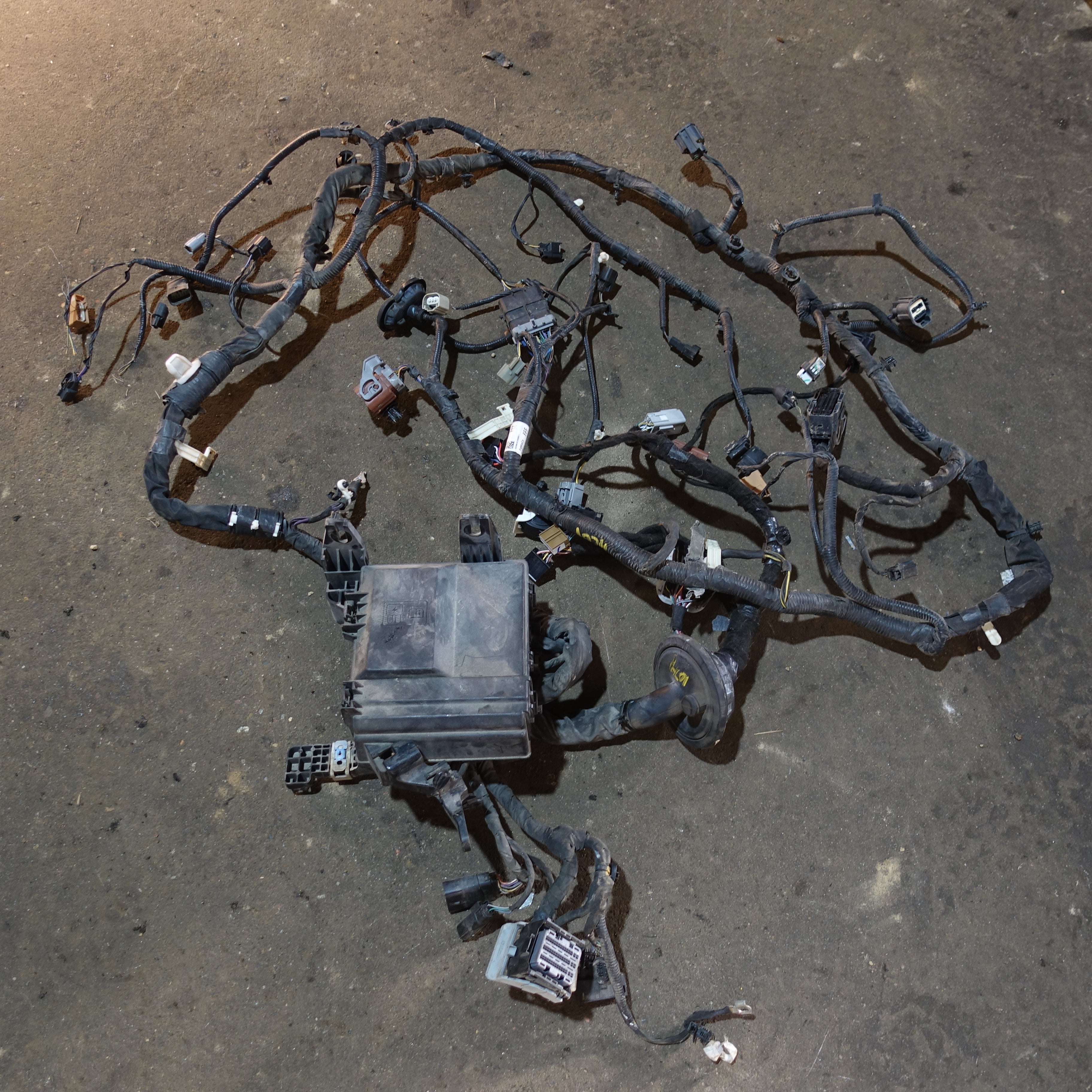 Damaged 2019 Ford F150 2.7L Engine Fuse Box Bay Wire Harness Loom
