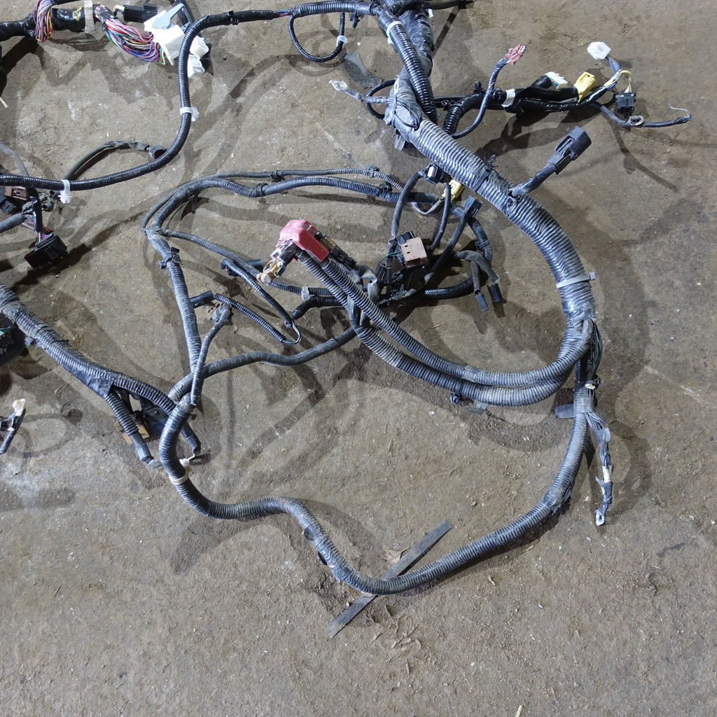 2016 2017 2018 Nissan Titan XD Diesel Engine Fuse Box Positive Battery Cable