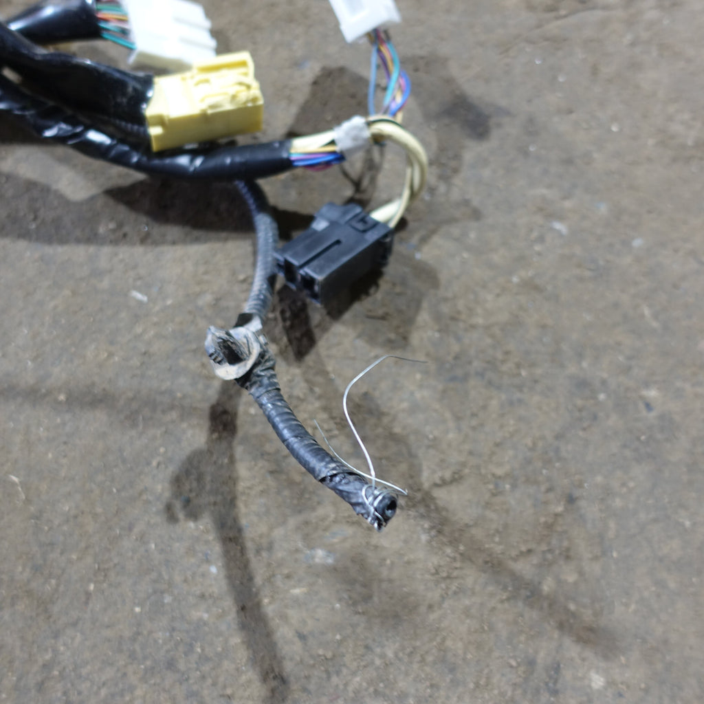 2016 2017 2018 Nissan Titan XD Diesel Engine Fuse Box Positive Battery Cable