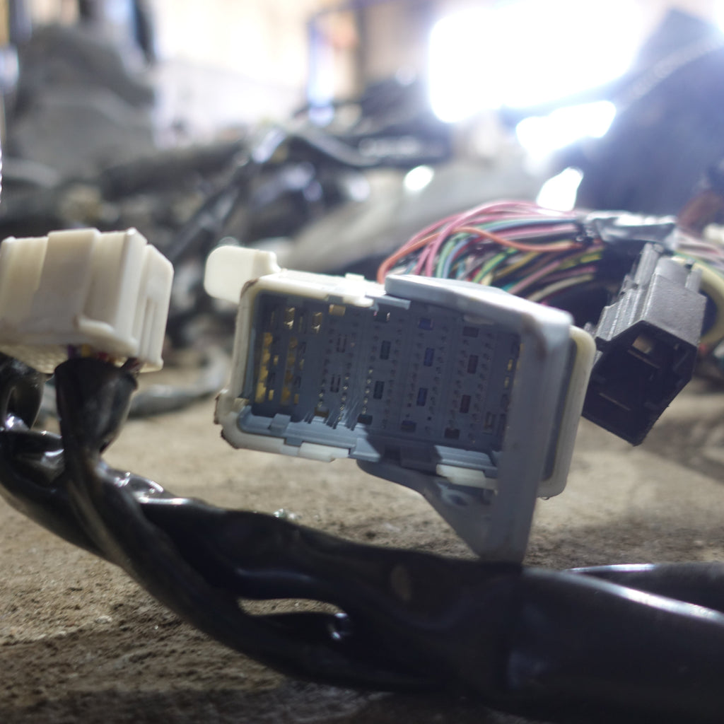 2016 2017 2018 Nissan Titan XD Diesel Engine Fuse Box Positive Battery Cable