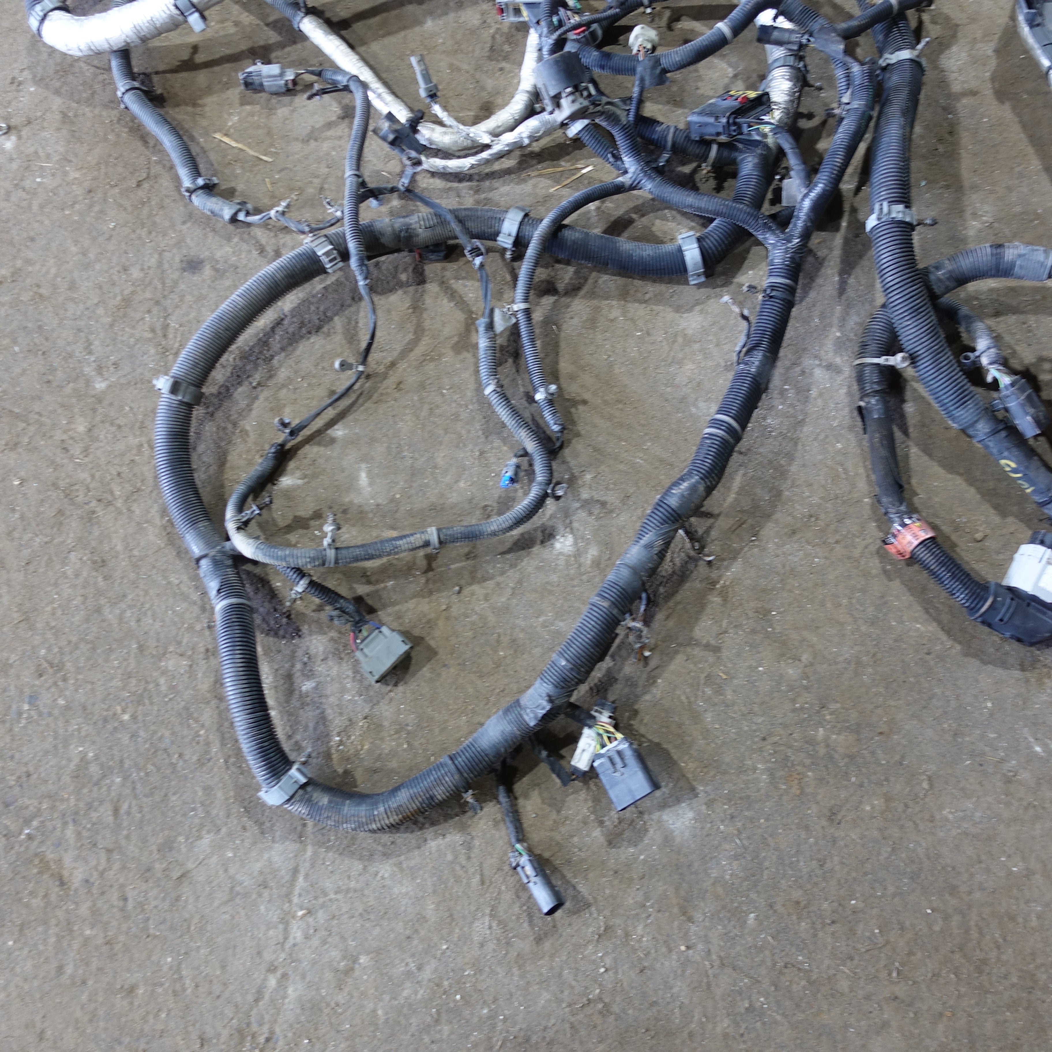 Damage 2019 Silverado Sierra 1500 Crew Cab 5'8" Box Frame Chassis Wire Harness
