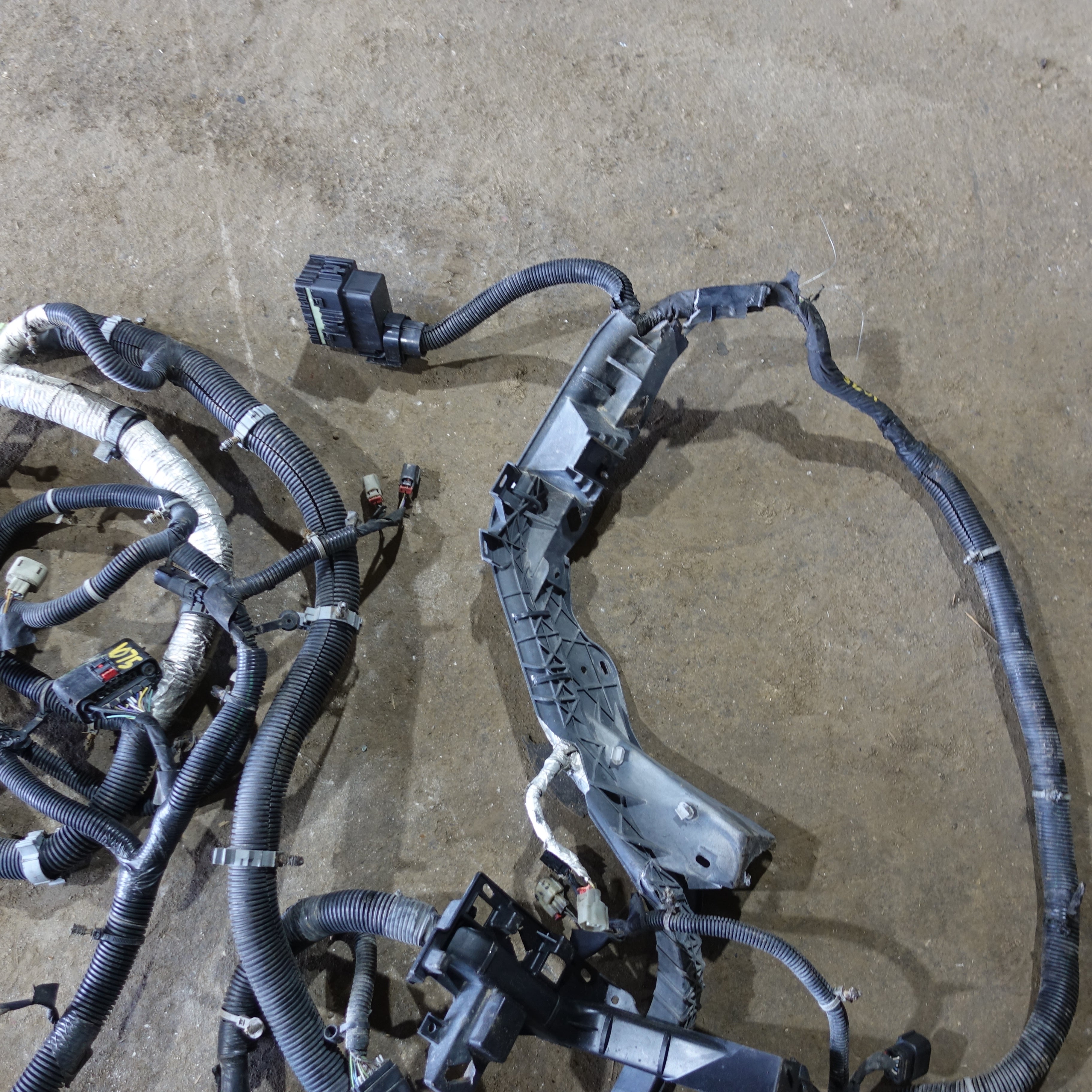 Damage 2019 Silverado Sierra 1500 Crew Cab 5'8" Box Frame Chassis Wire Harness