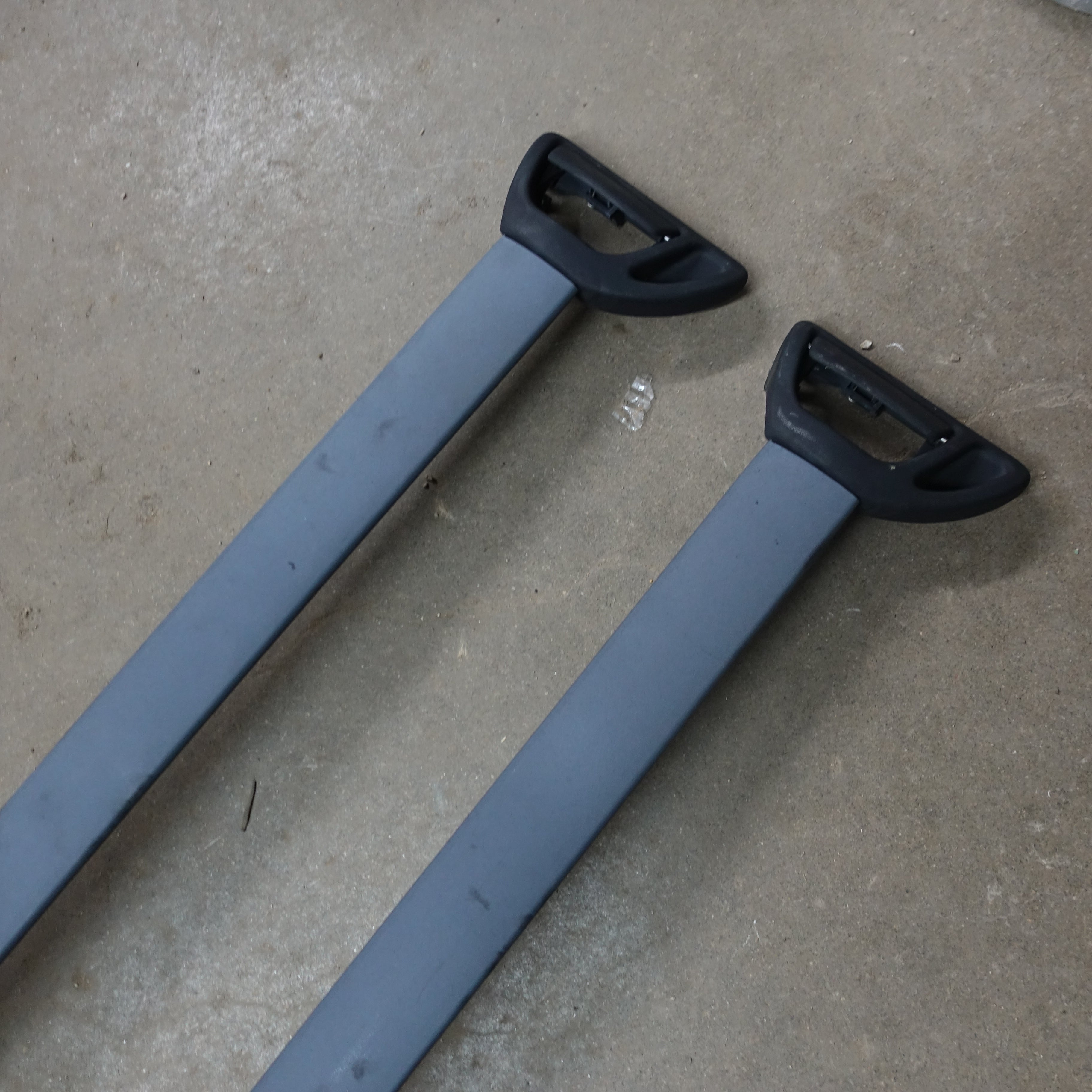 2000 2001 2002 2003 2004 2005 2006 2007 Chevy Suburban Tahoe Roof Rack Cross Bar