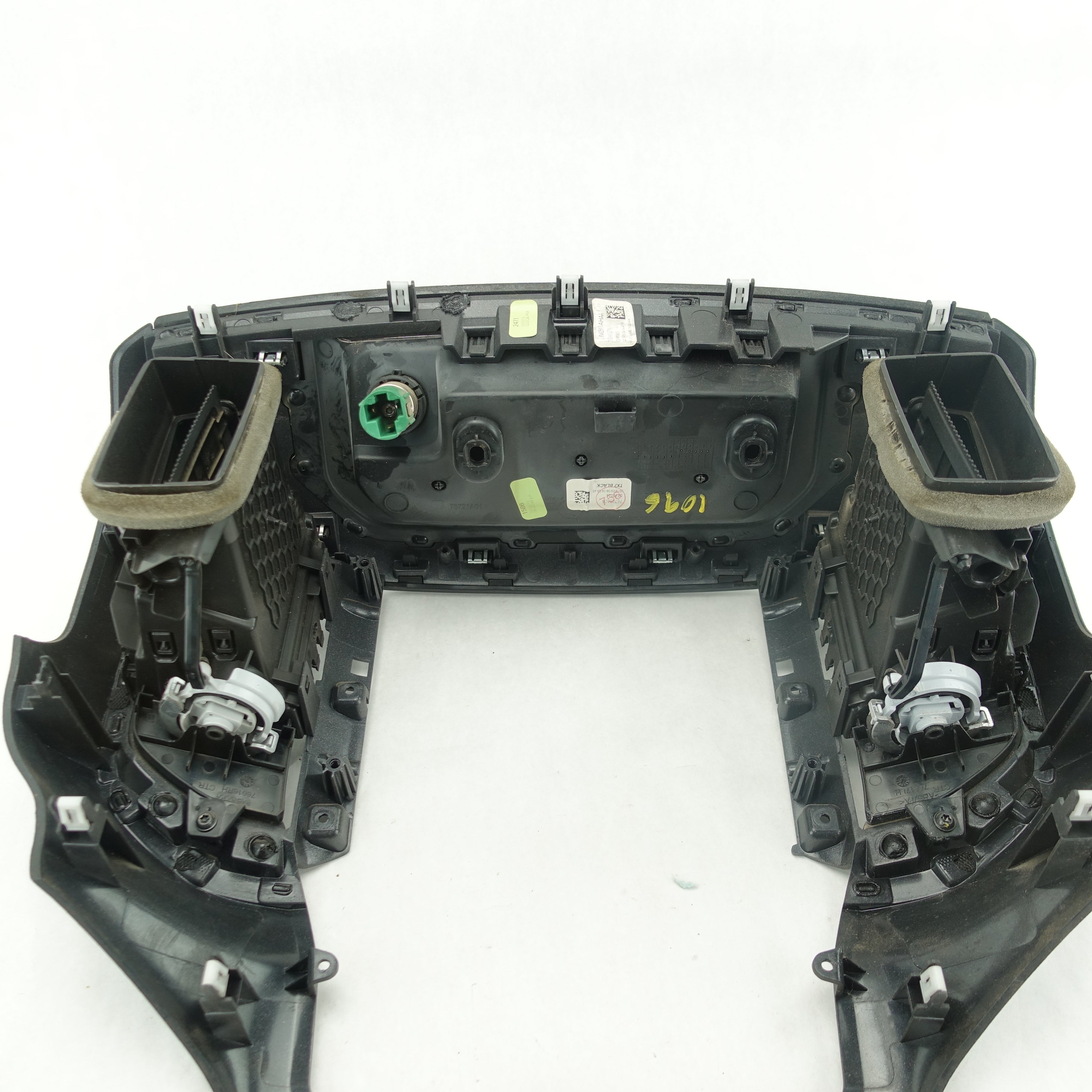 Damage 2019 2020 2021 2022 2023 Ram 1500 2500 3500 Center Dash Radio Vent Trim Bezel