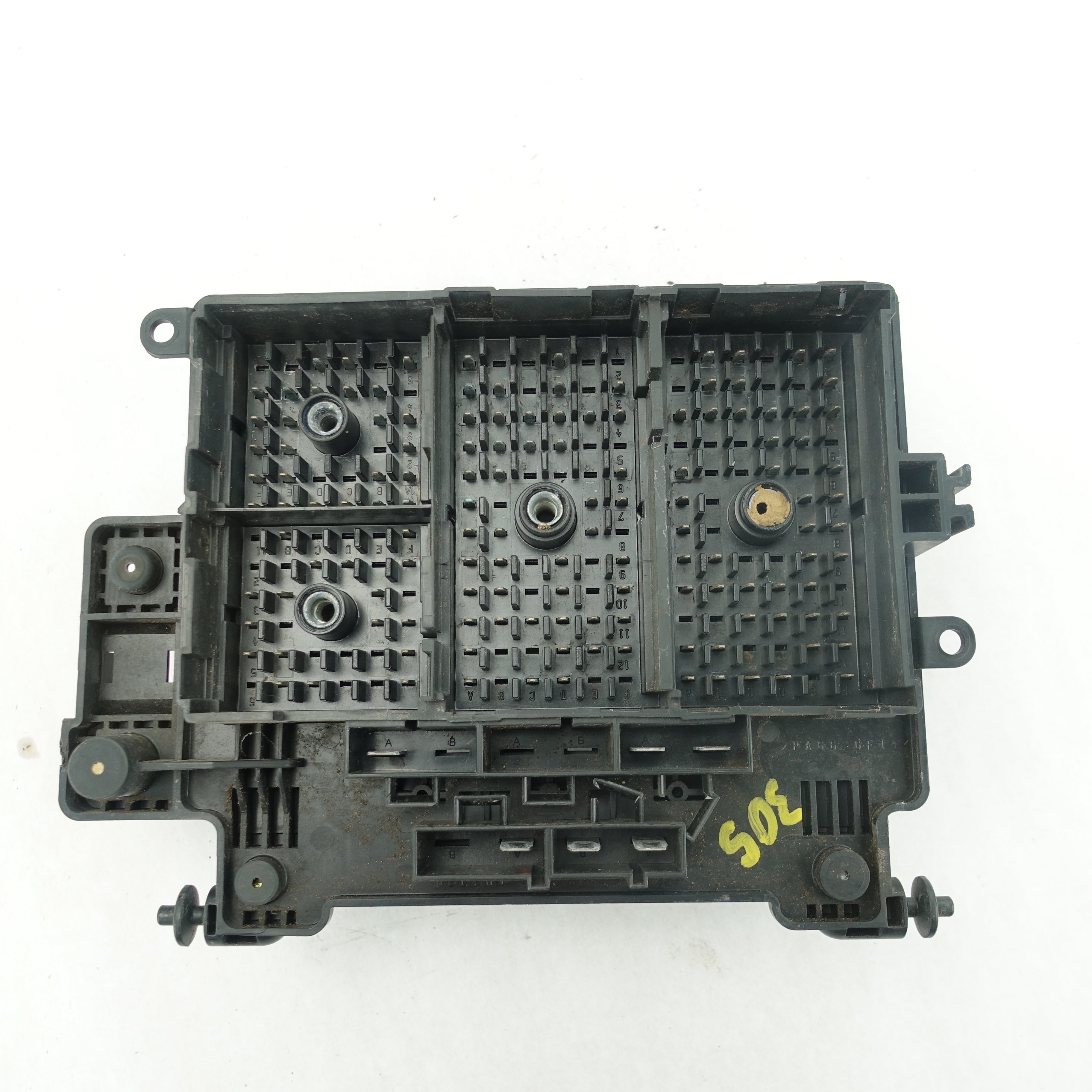 2003 2004 2005 2006 Yukon Suburban Engine Fuse Junction Box
