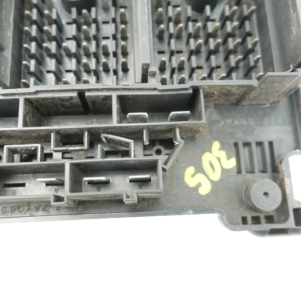 2003 2004 2005 2006 Yukon Suburban Engine Fuse Junction Box