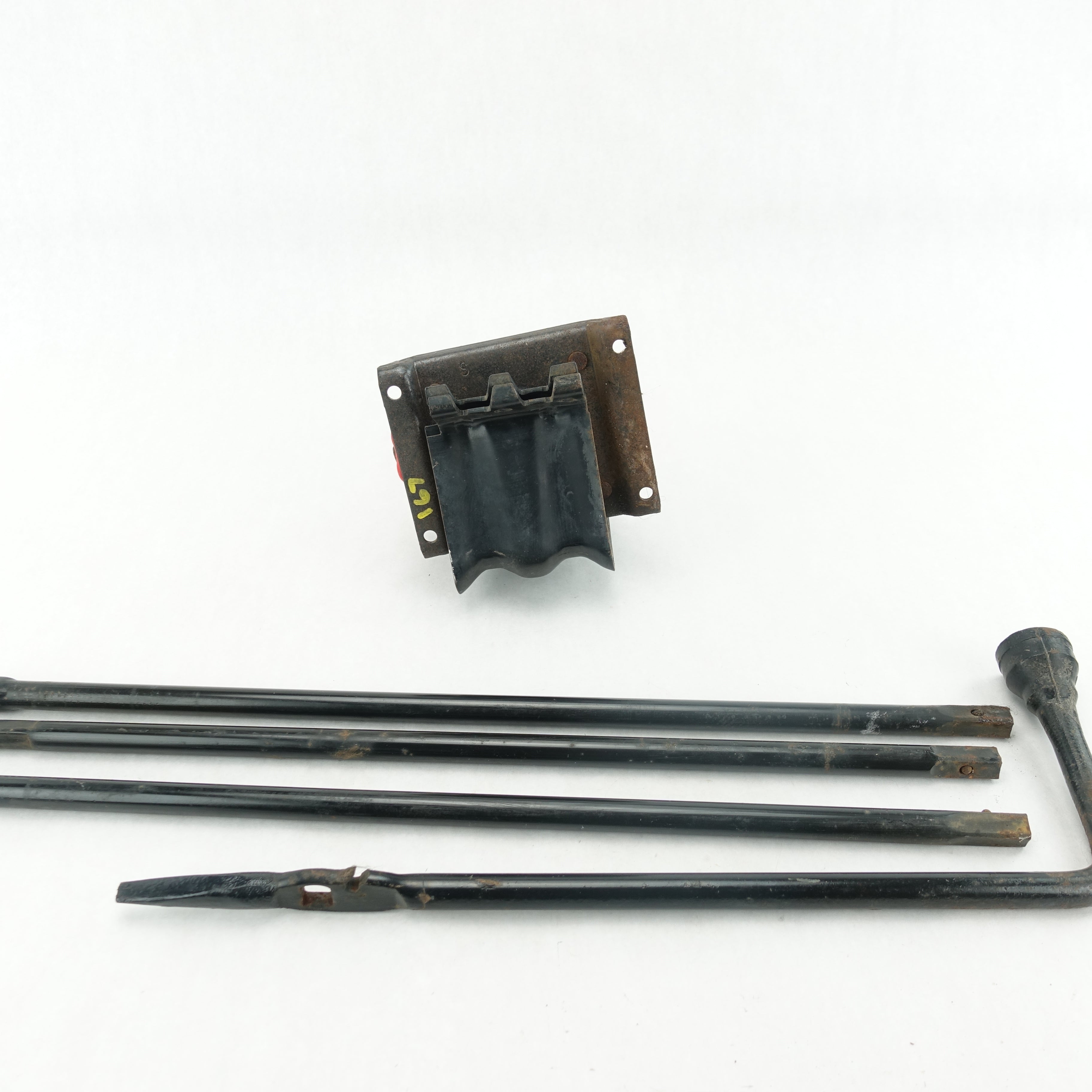 2003 2004 2005 2006 Silverado Sierra Spare Emergency Jack Tool Kit Lug Wrench