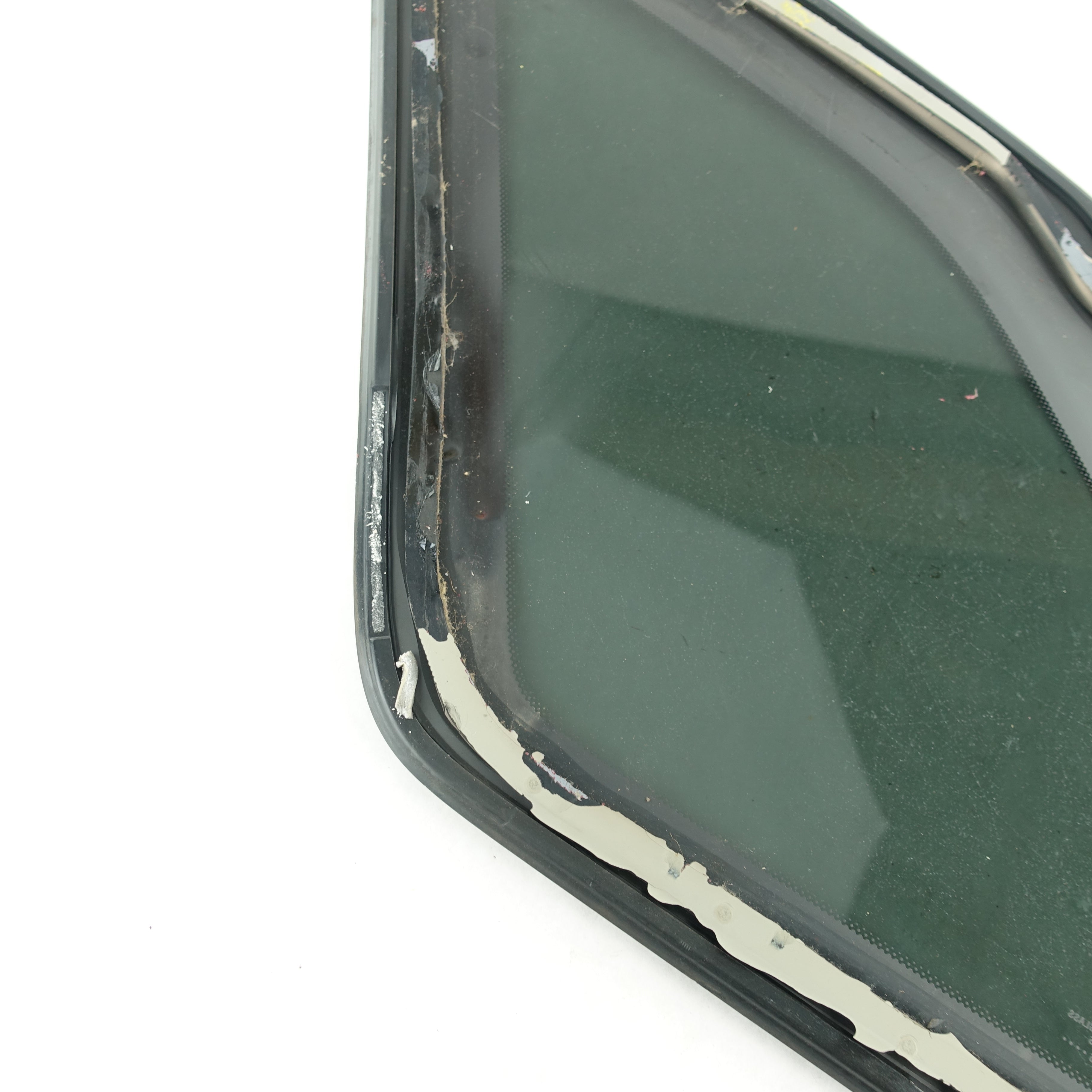 2006 2007 Equinox Torrent Passenger Right Rear Quarter Glass Window