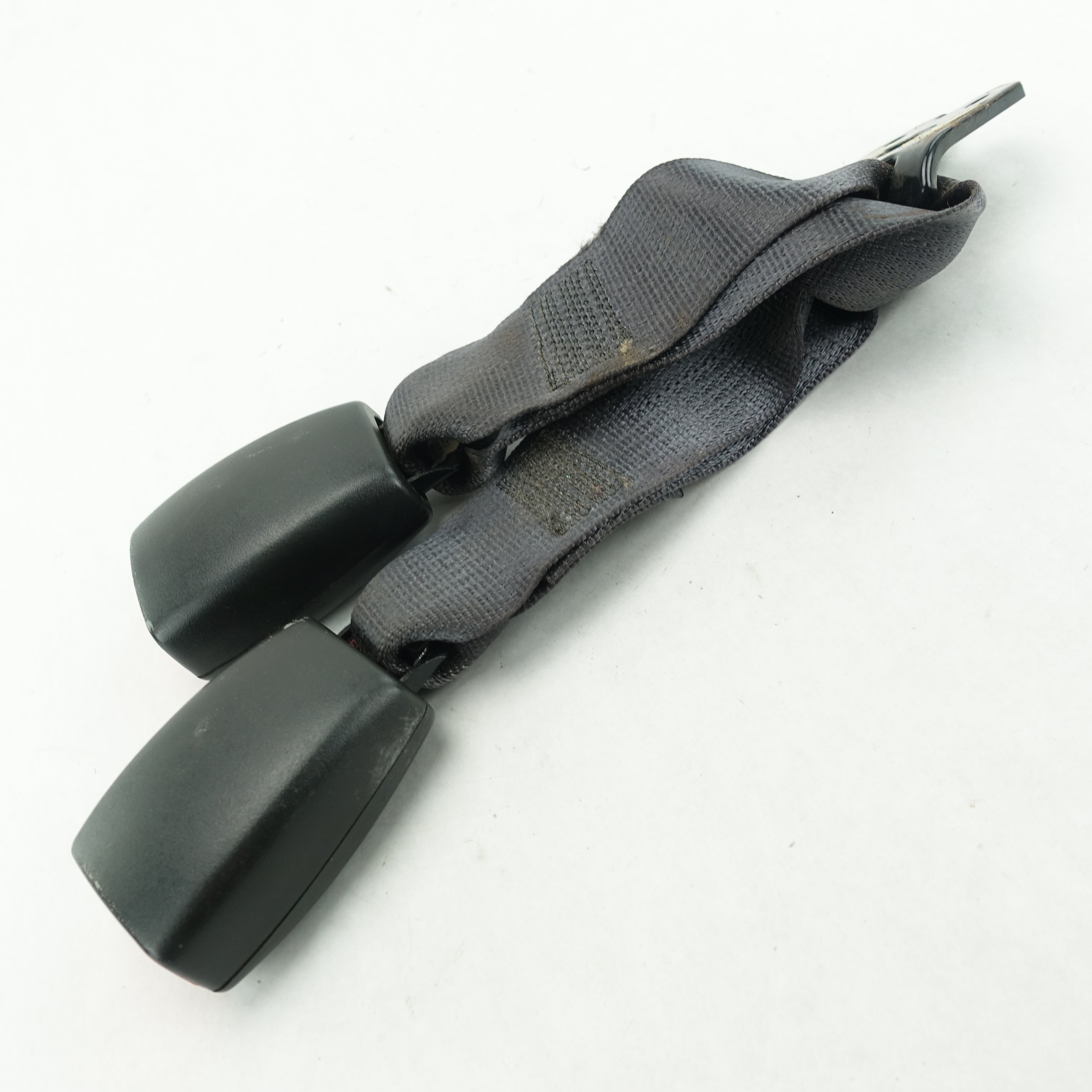 2006 2007 2008 2009 Pontiac Torrent Right Rear Seat Belt Buckle