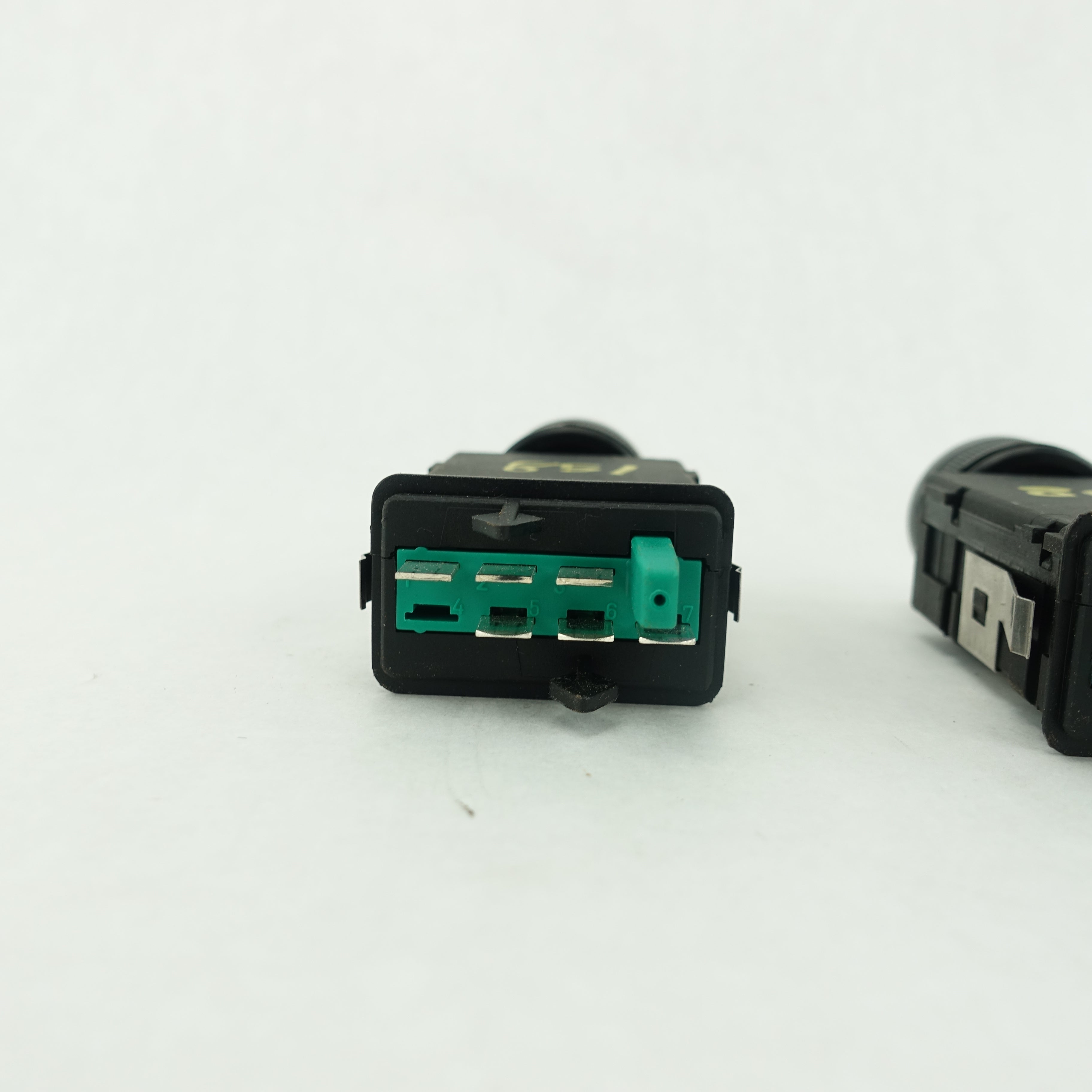2000 2001 2002 2003 2004 2005 2006 Audi TT Heated Seat Switch Control Button