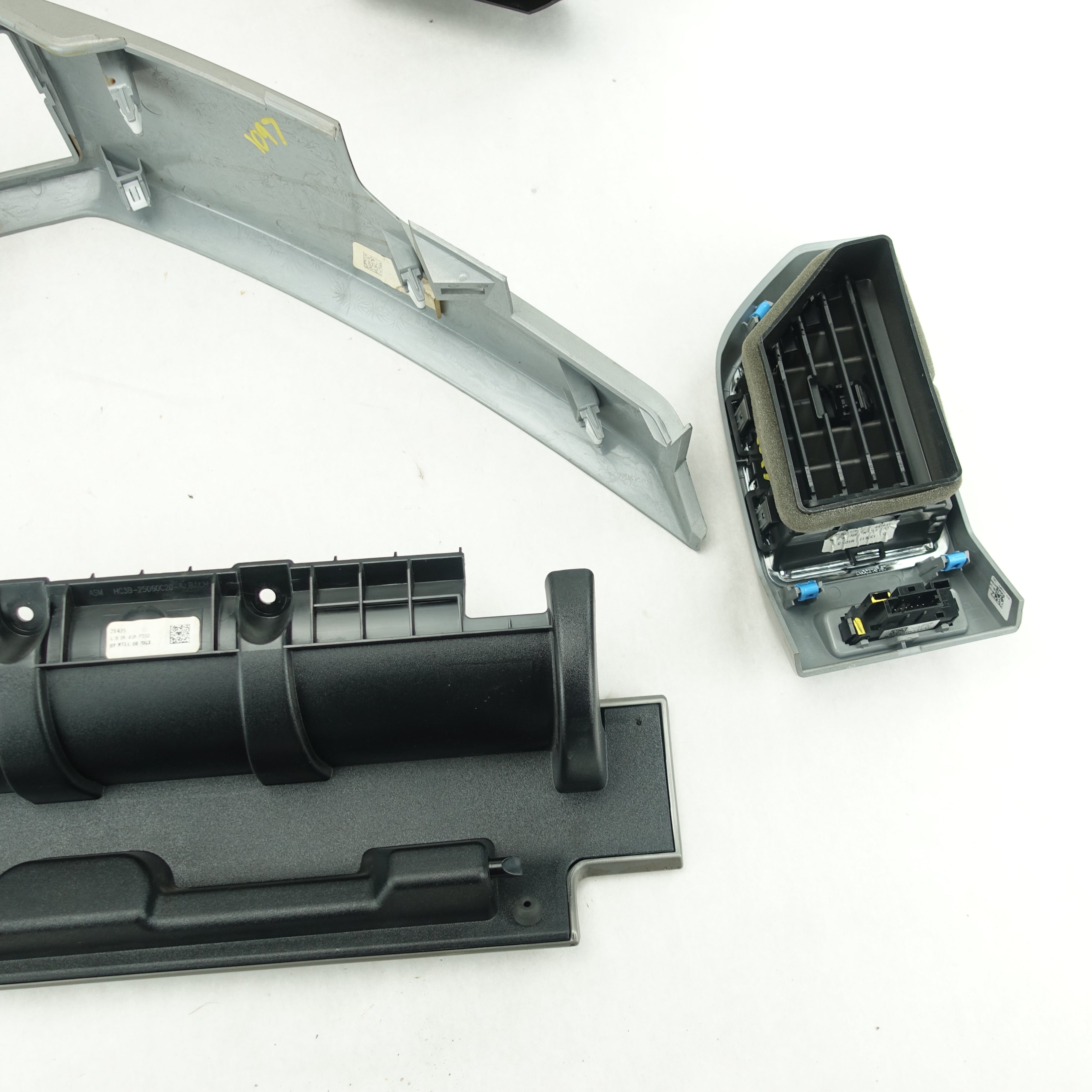 2017 2018 2019 2020 2021 Ford F250 Lariat Dash Center Air Vent Trim Upper Glove Box Set