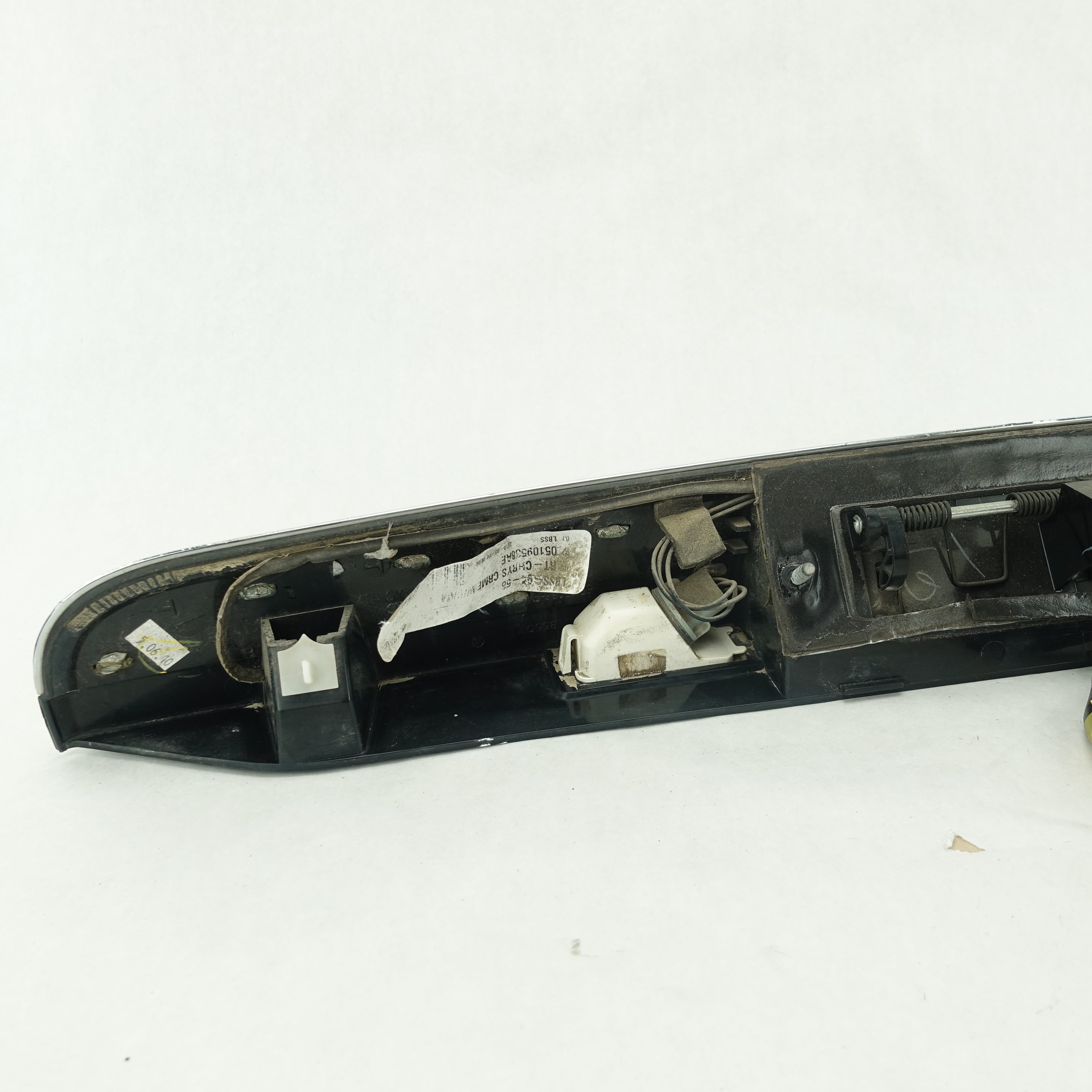 2008 2009 2010 Chrysler Town & Country Tailgate Tail Gate Hatch Handle Emblem