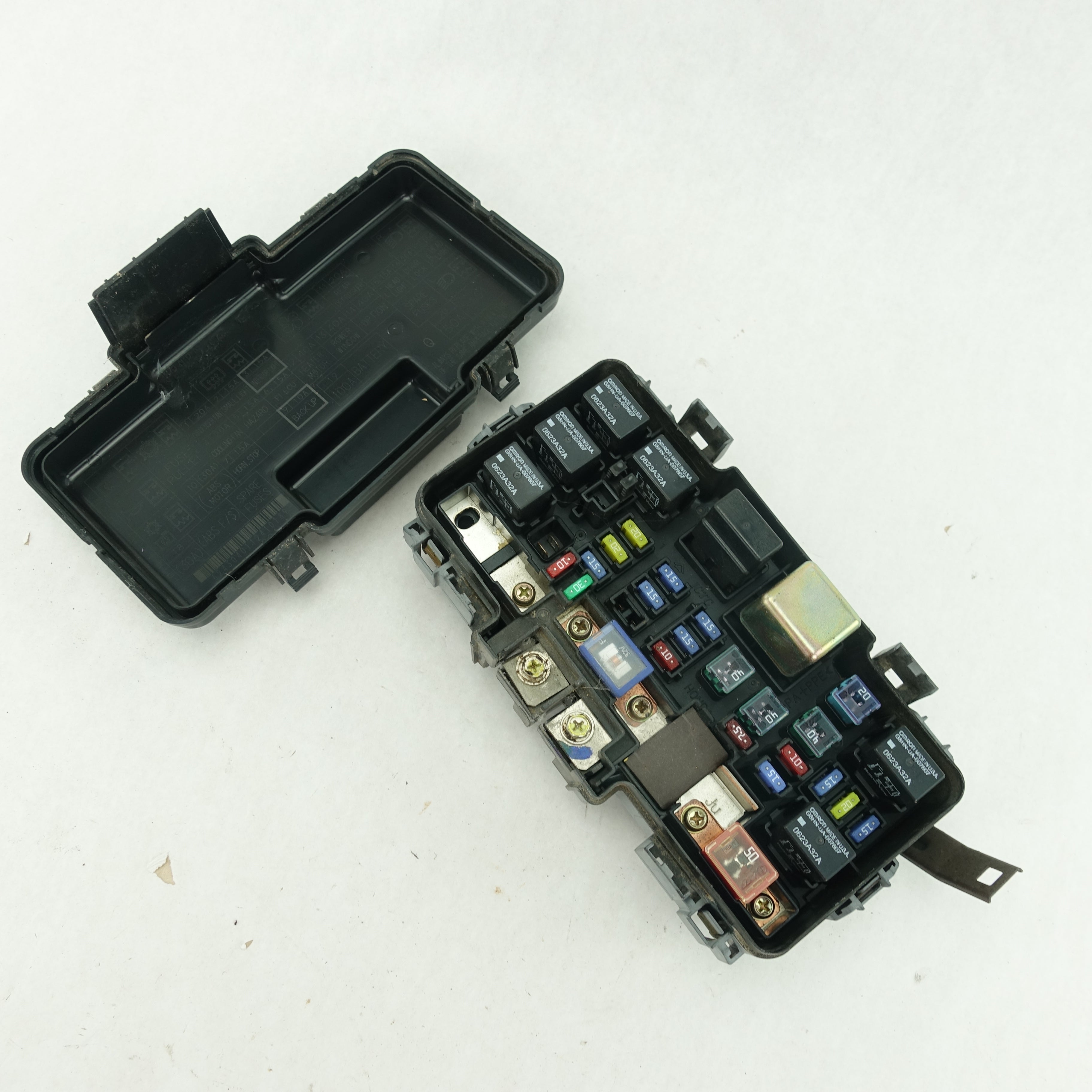 2002 2003 2004 Honda CRV CR-V LX Engine Fuse Junction Box