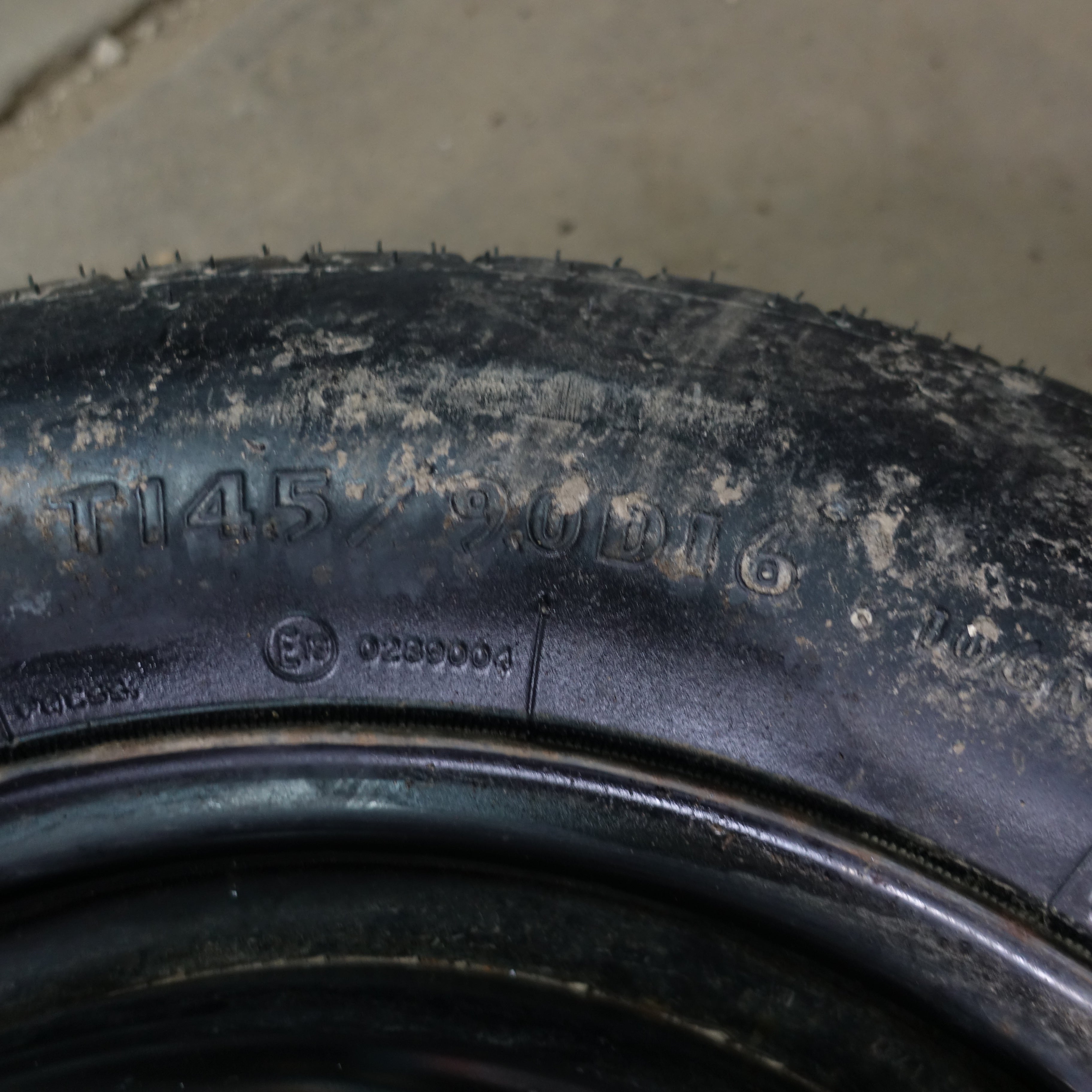2011 2012 2013 2014 Caravan Town & Country Spare Emergency Tire Wheel Rim Ring